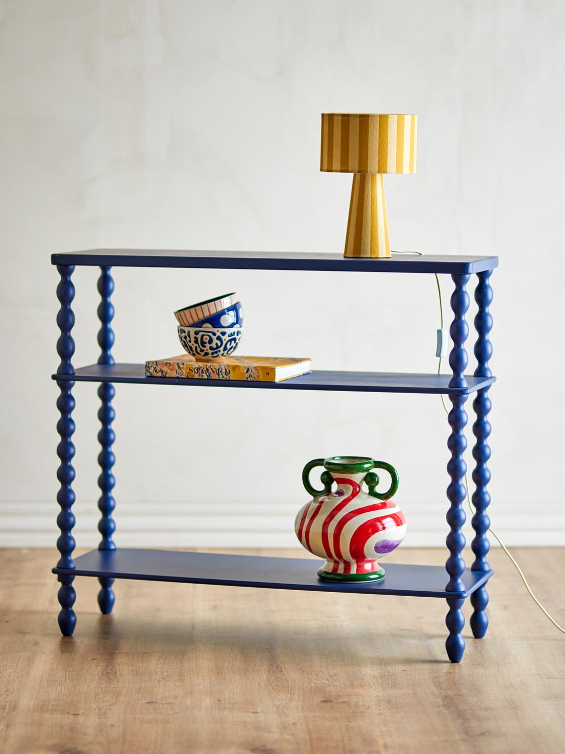 Salino Konsolentisch, Blau, MDF in Blue präsentiert im Onlineshop von KAQTU Design AG. Schreibtisch ist von Bloomingville