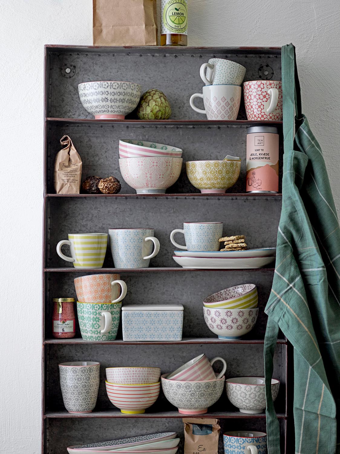 Patrizia Schale, Bunt, Steingut in Multi präsentiert im Onlineshop von KAQTU Design AG. Schale ist von Bloomingville