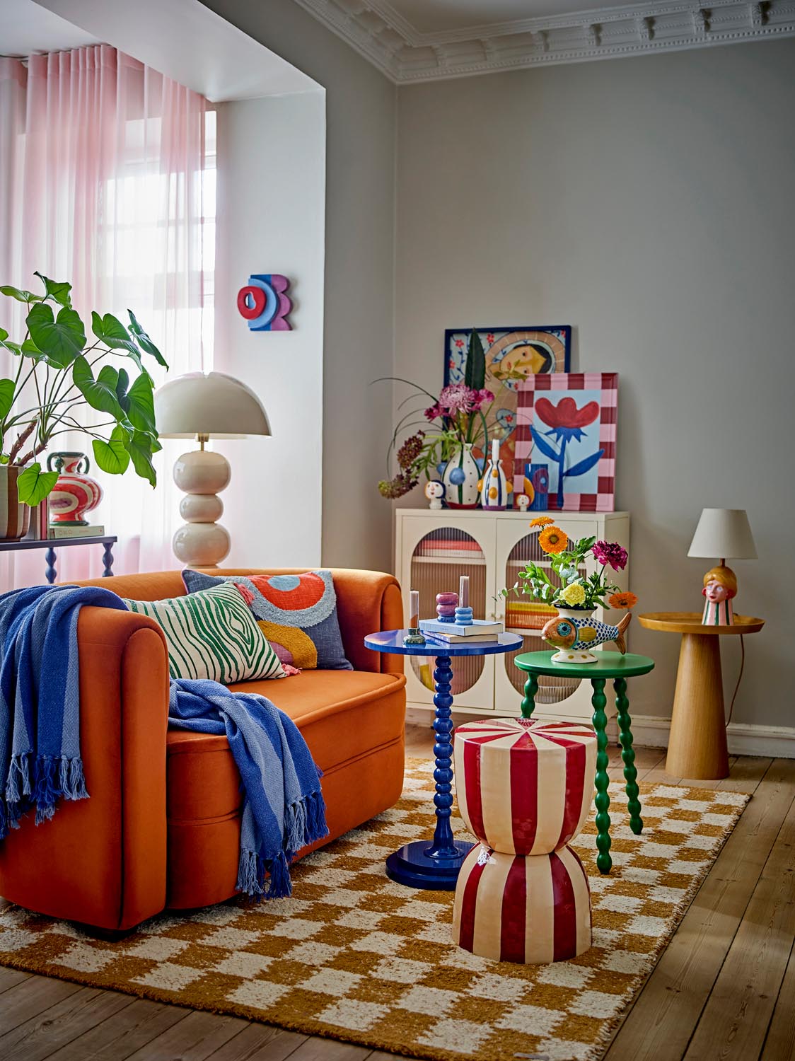 Vrea Beistelltisch, Bunt, Metall in Multi präsentiert im Onlineshop von KAQTU Design AG. Standregal ist von Bloomingville