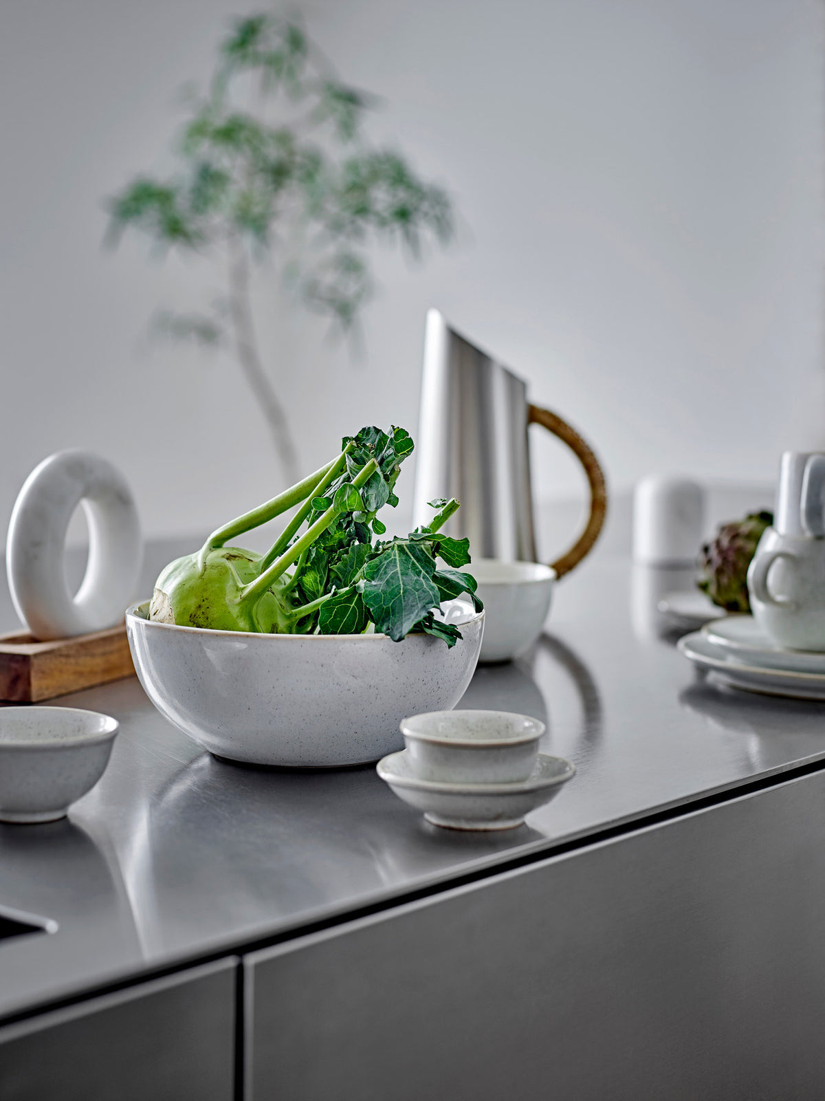 Addison Schale, Weiss, Steingut in Weiss präsentiert im Onlineshop von KAQTU Design AG. Schale ist von Bloomingville