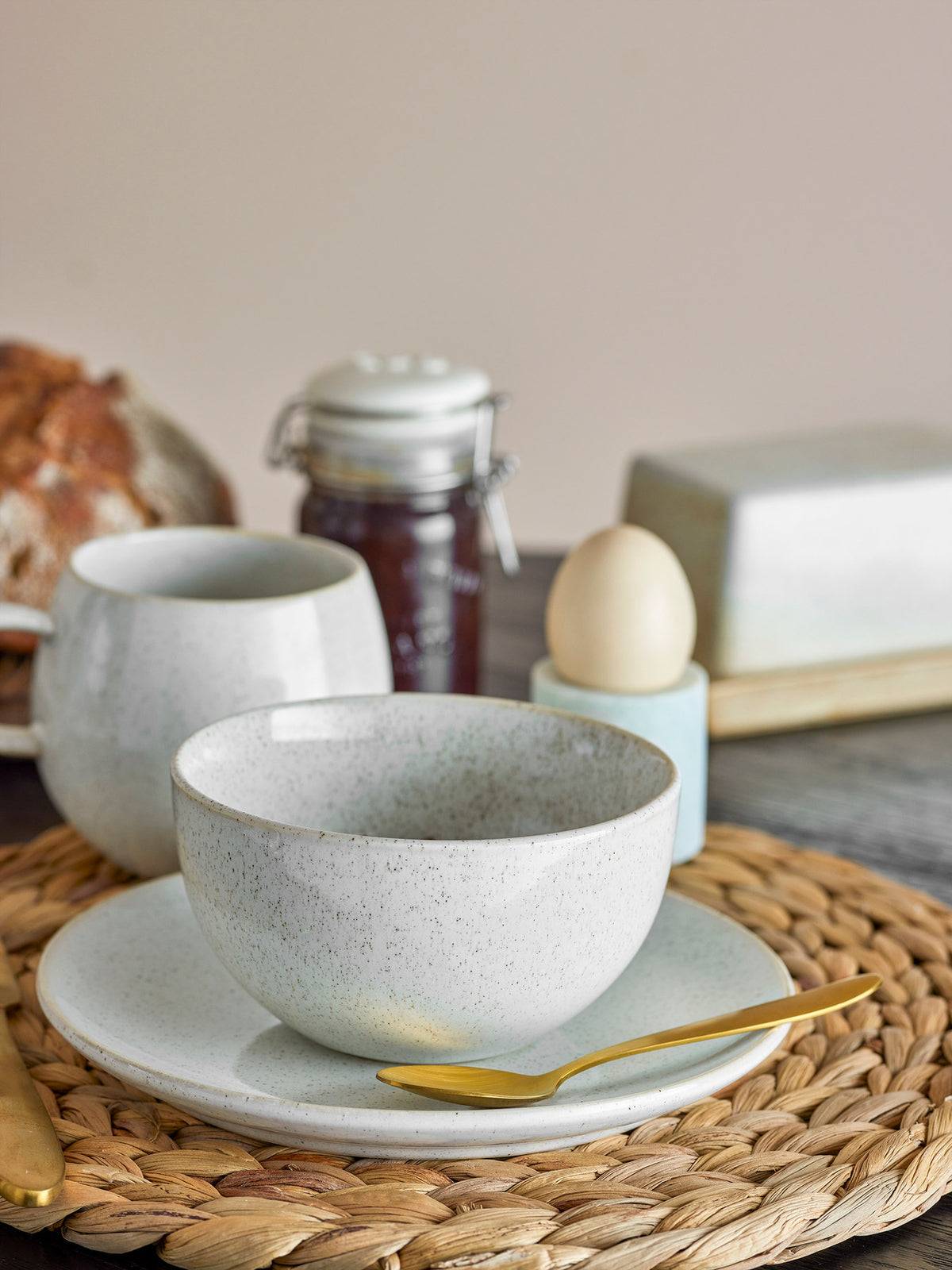 Addison Geschirrset, Weiss, Steingut in Weiss präsentiert im Onlineshop von KAQTU Design AG. Geschirrset ist von Bloomingville