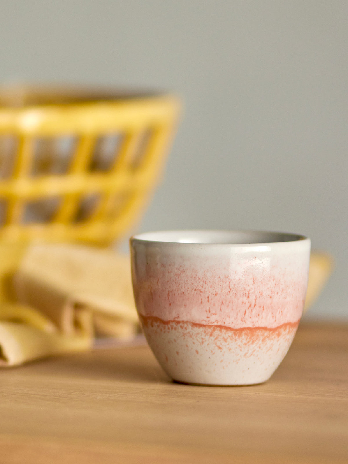 Paula Tasse, Orange, Steingut in Orange präsentiert im Onlineshop von KAQTU Design AG. Tasse ist von Bloomingville