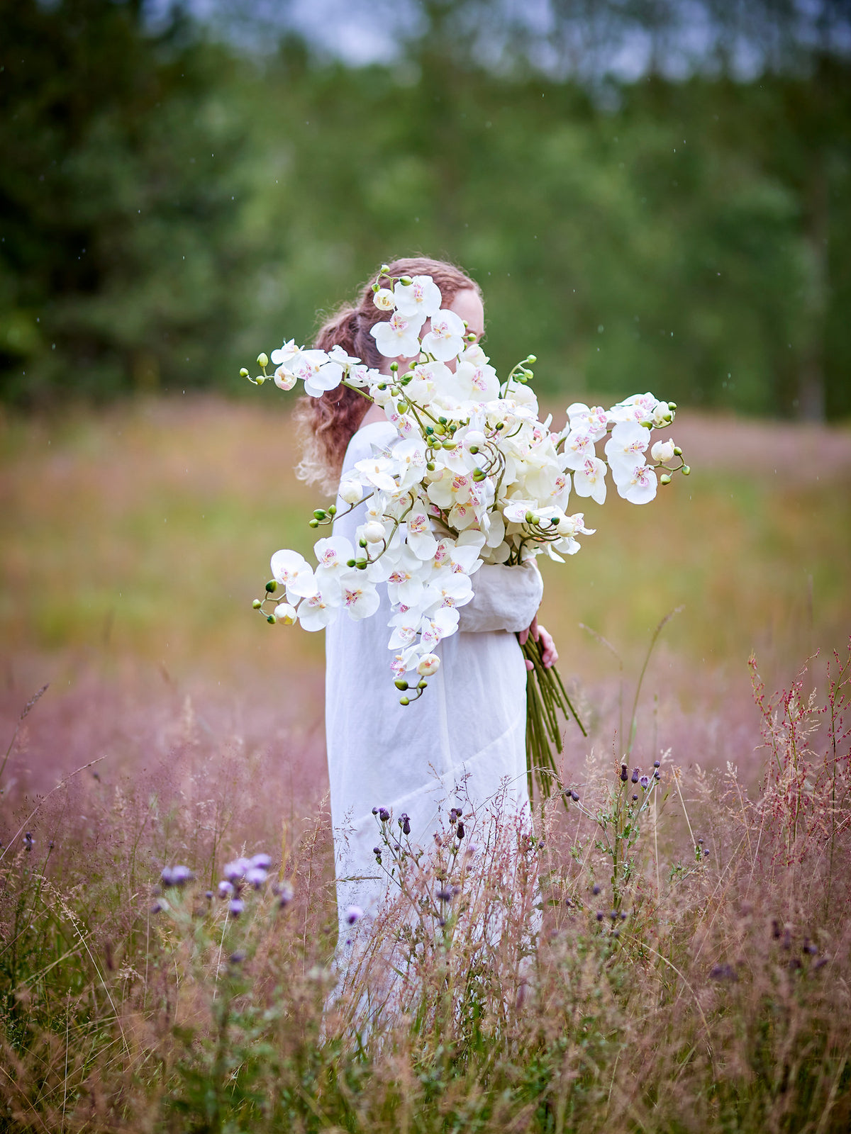 Orchid Stiel, Weiss, Künstliche Blumen in Weiß präsentiert im Onlineshop von KAQTU Design AG. Kunstblume ist von Bloomingville
