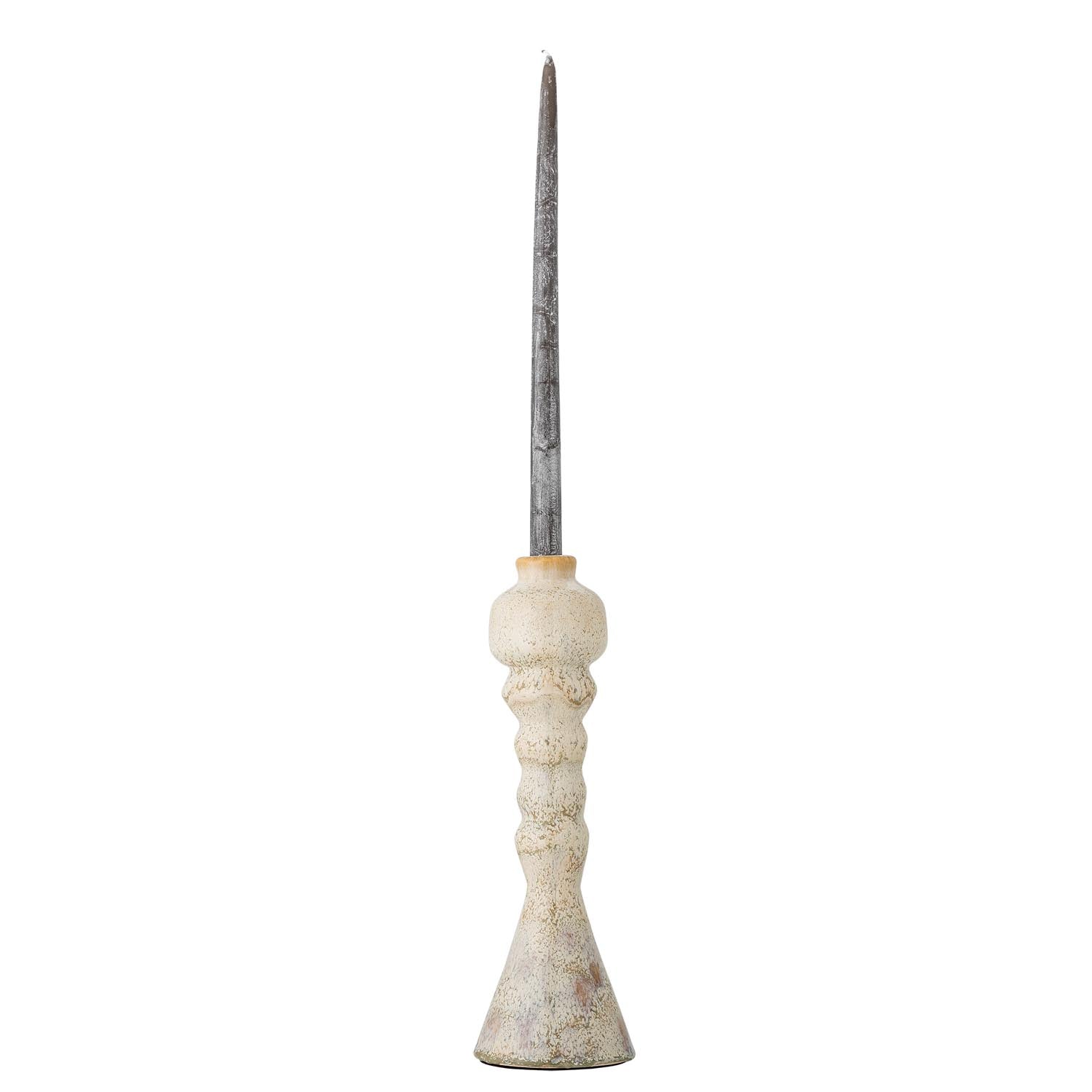 Entdecken Sie den eleganten Bancroft Kerzenhalter aus hochwertiger Terrakotta. Ein einzigartiges Accessoire für stilvolle Wohnräume!