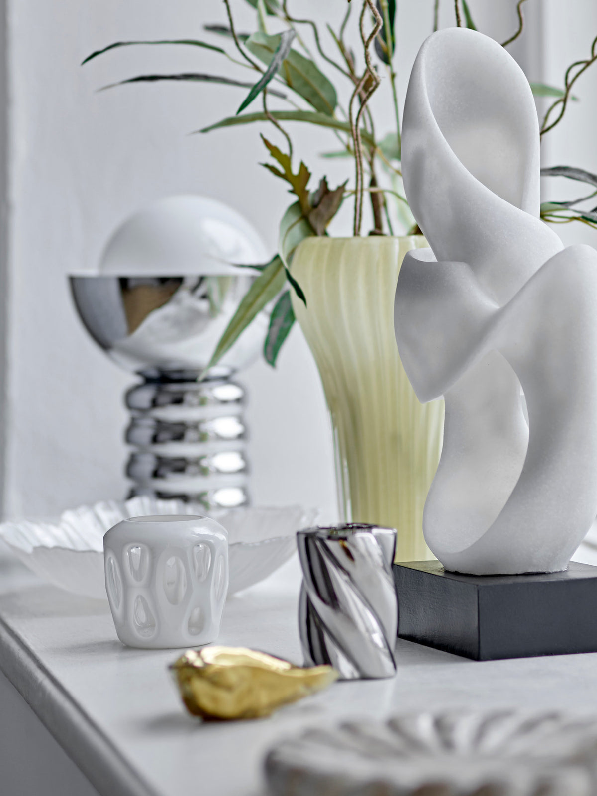 Silvia Kerzenhalter, Silber, Steingut in Silber präsentiert im Onlineshop von KAQTU Design AG. Teelichthalter ist von Bloomingville