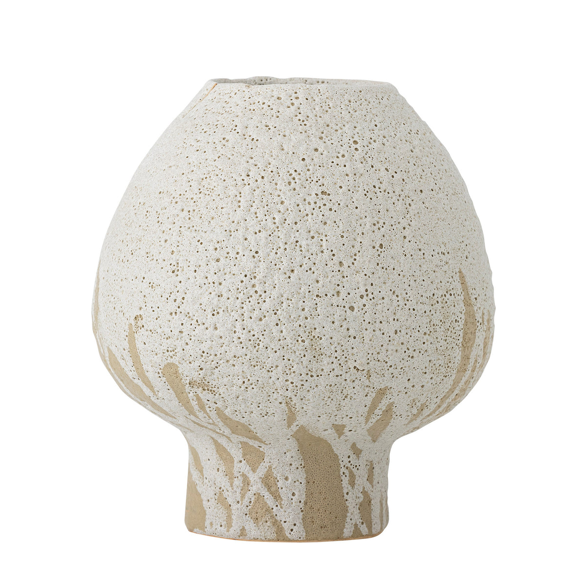 Beige Vase Morag aus Steingut von Bloomingville mit runder Form und strukturierter, glasierter Oberfläche im Boho Chic Stil.