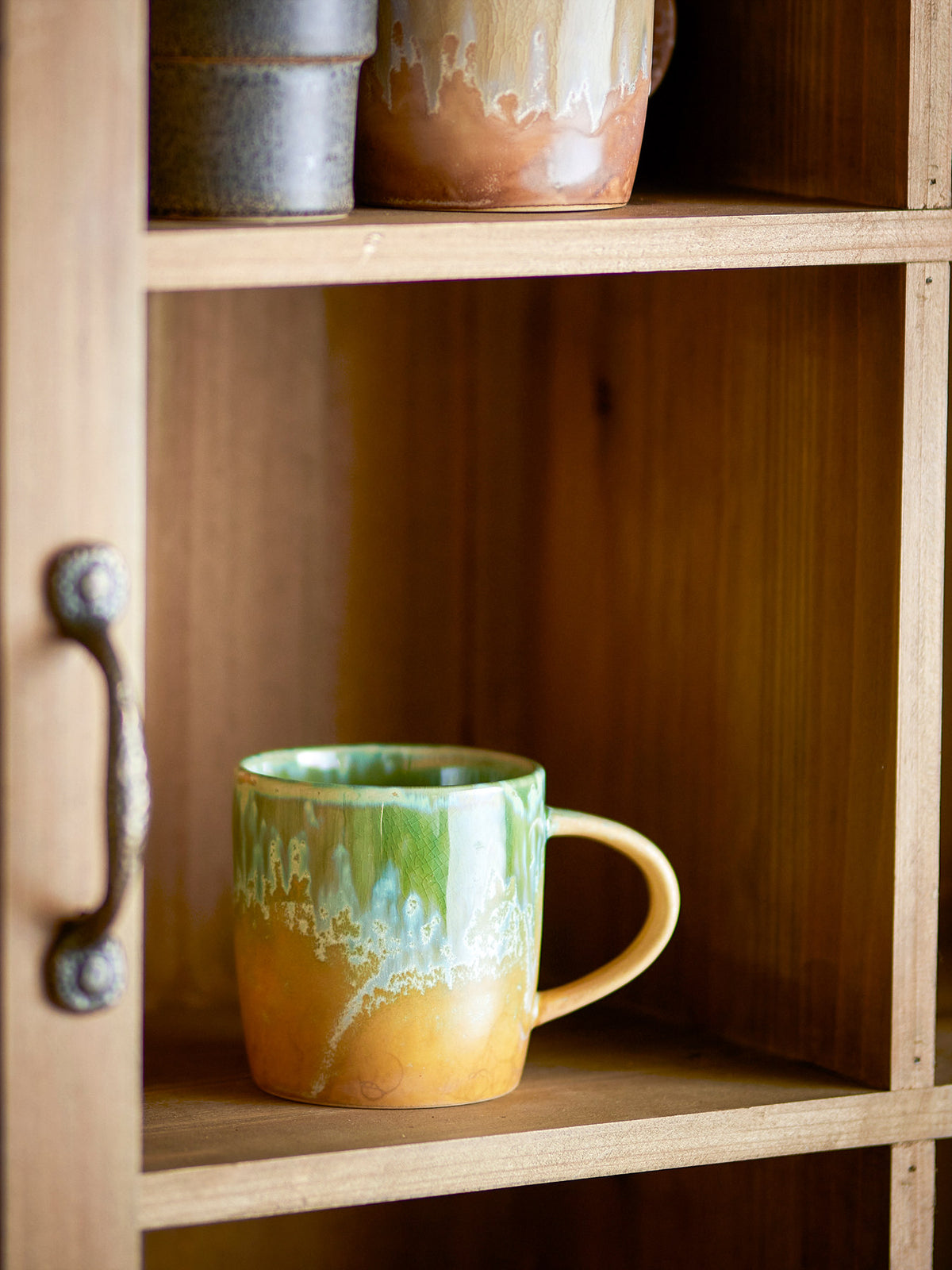 Milani Becher, Grün, Steingut in Grün präsentiert im Onlineshop von KAQTU Design AG. Tasse ist von Bloomingville