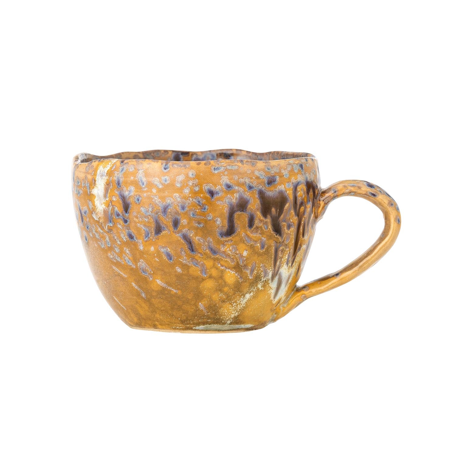 Verleihen Sie Ihrem Tisch mit der einzigartigen Milani Tasse von Bloomingville einen Hauch von Eleganz. Aus hochwertigem Steingut, mit lebendiger, reaktiver Glasur.