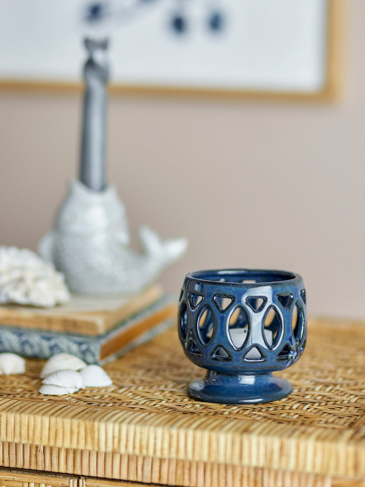 Patty Teelichthalter, Blau, Steingut in Blau präsentiert im Onlineshop von KAQTU Design AG. Teelichthalter ist von Creative Collection