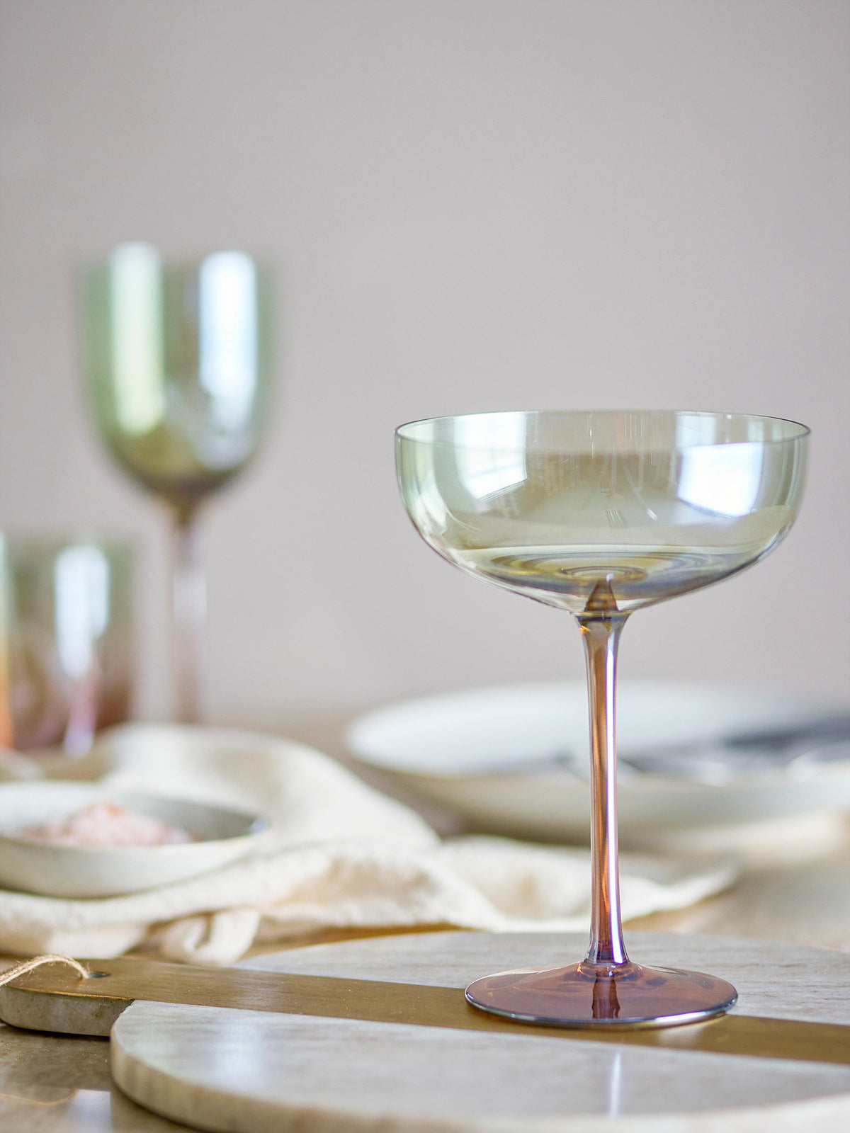 Aston Cocktailglas, Bronze, Glas in Bronze präsentiert im Onlineshop von KAQTU Design AG. Cocktailgläser ist von Bloomingville