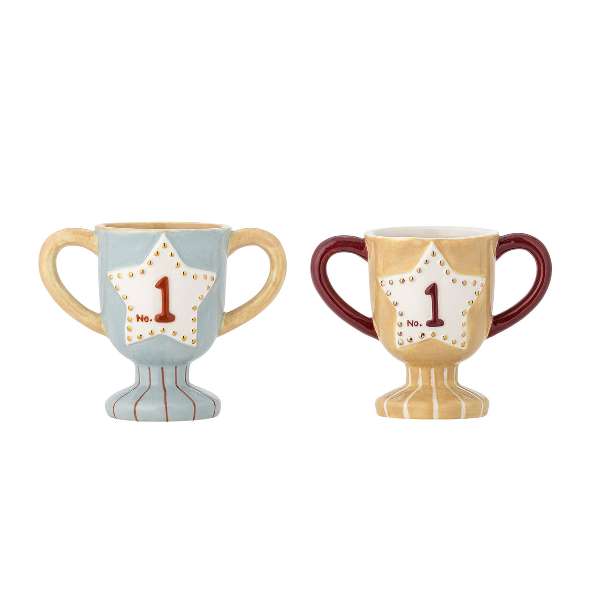 Trophy Tasse, Blau, Steingut in Blau präsentiert im Onlineshop von KAQTU Design AG. Tasse ist von Bloomingville Mini
