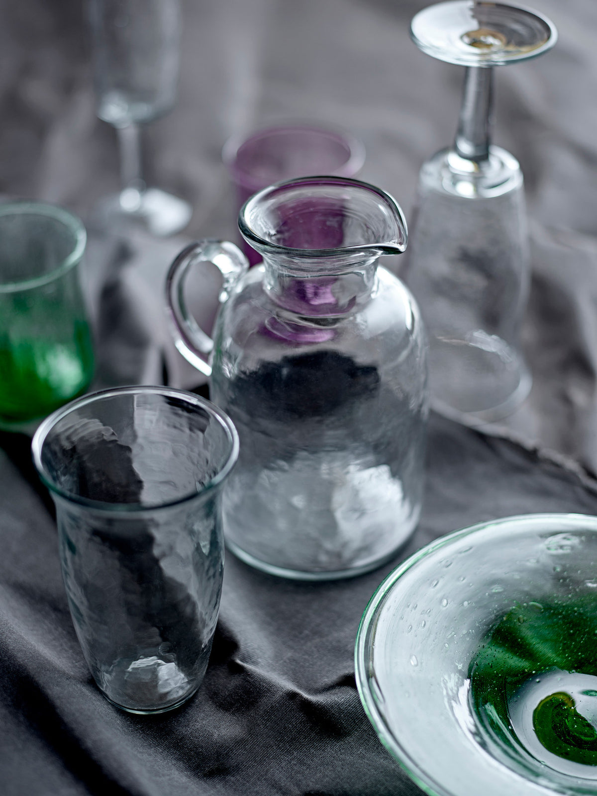 Sunil Teller, Grün, Glas in Grün präsentiert im Onlineshop von KAQTU Design AG. Teller ist von Bloomingville