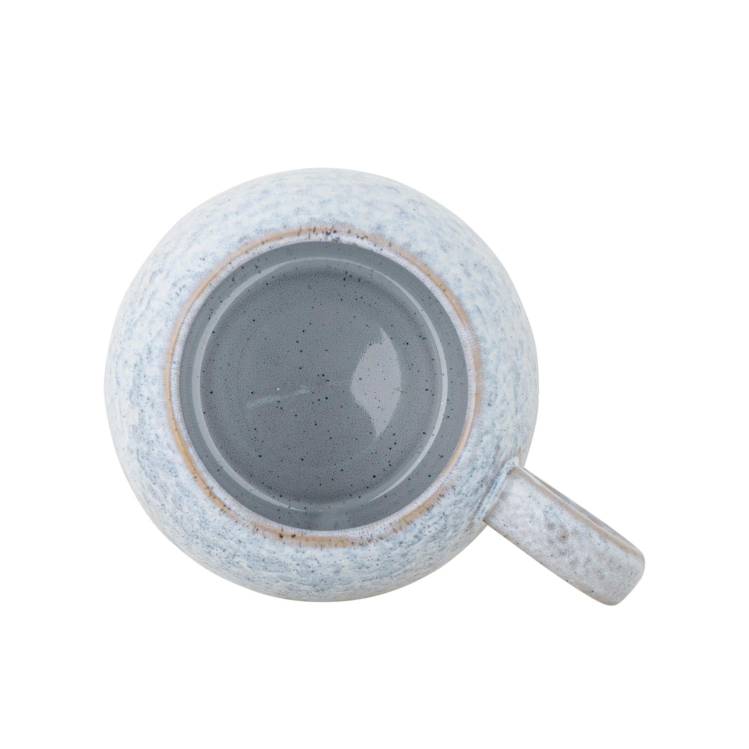 Genießen Sie Ihren Kaffee stilvoll mit dem Paula Becher von Bloomingville. Aus robustem Steingut, jeder Becher ein Unikat in Blau.