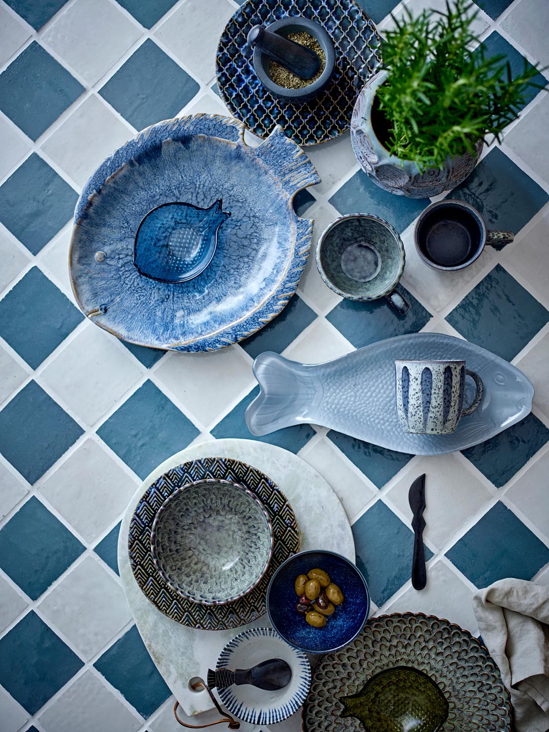 Katrina Teller, Grau, Steingut in Grey präsentiert im Onlineshop von KAQTU Design AG. Teller ist von Creative Collection