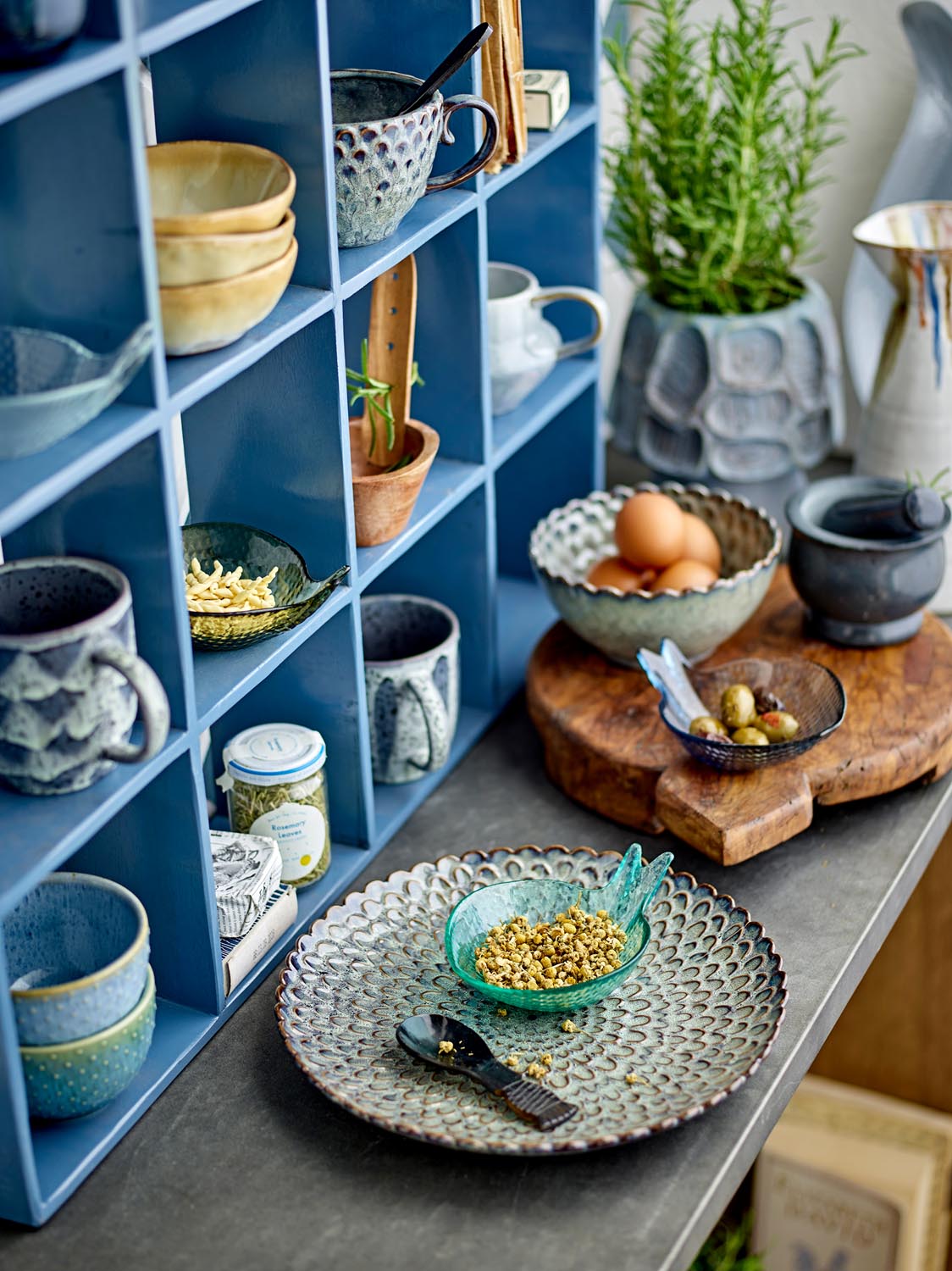 Katrina Teller, Grau, Steingut in Grey präsentiert im Onlineshop von KAQTU Design AG. Teller ist von Creative Collection