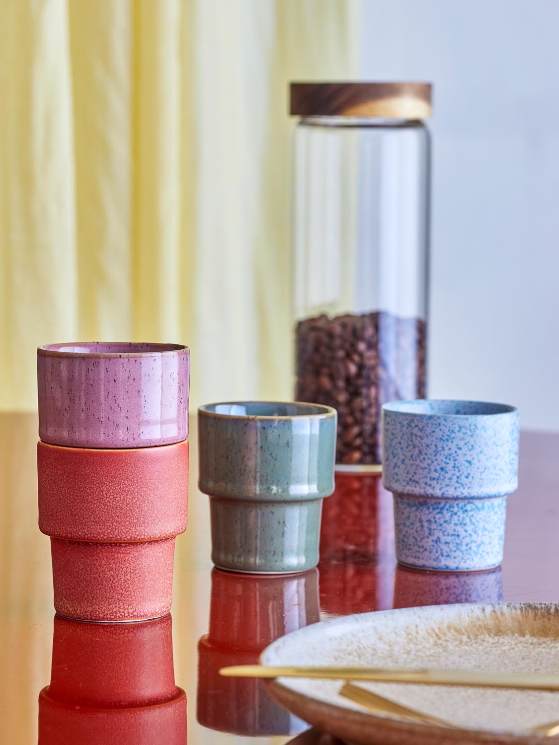 Ewan Espressotasse, Bunt, Steingut in Multi präsentiert im Onlineshop von KAQTU Design AG. Tasse ist von Bloomingville