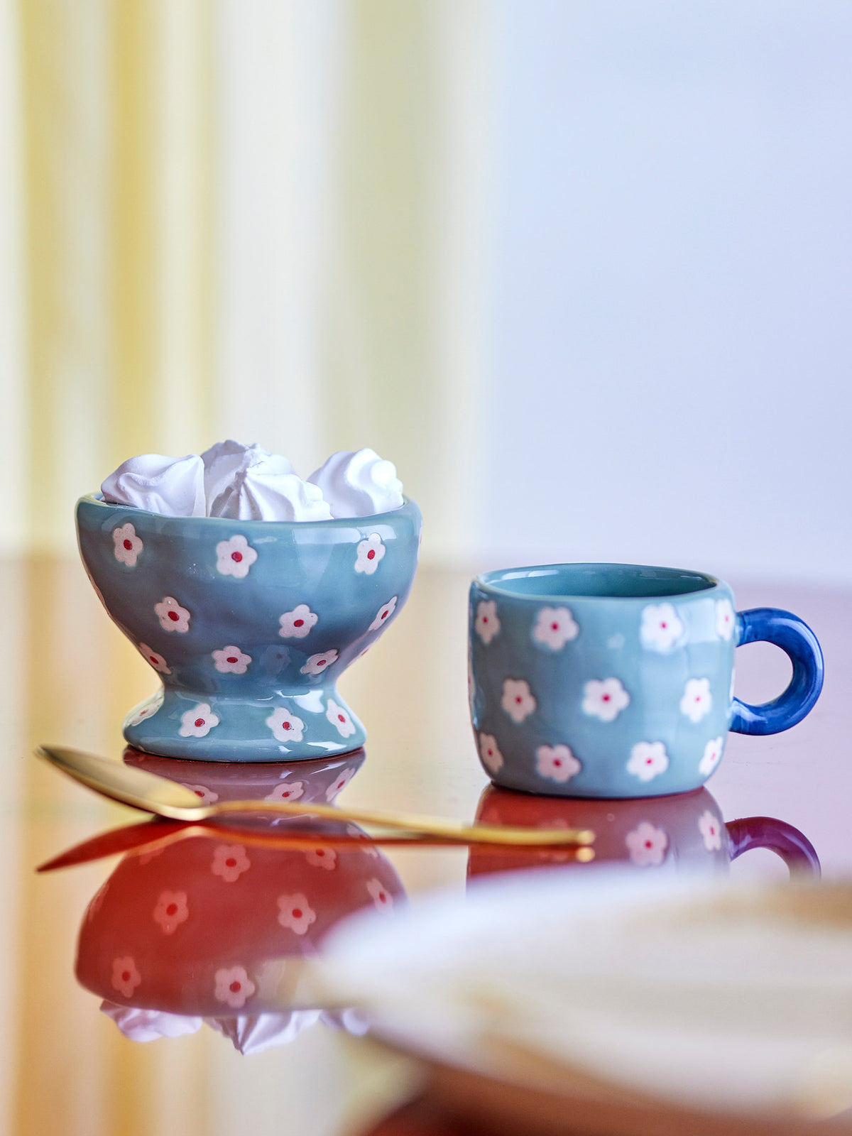 Nini Schale, Blau, Steingut in Blue präsentiert im Onlineshop von KAQTU Design AG. Schale ist von Bloomingville