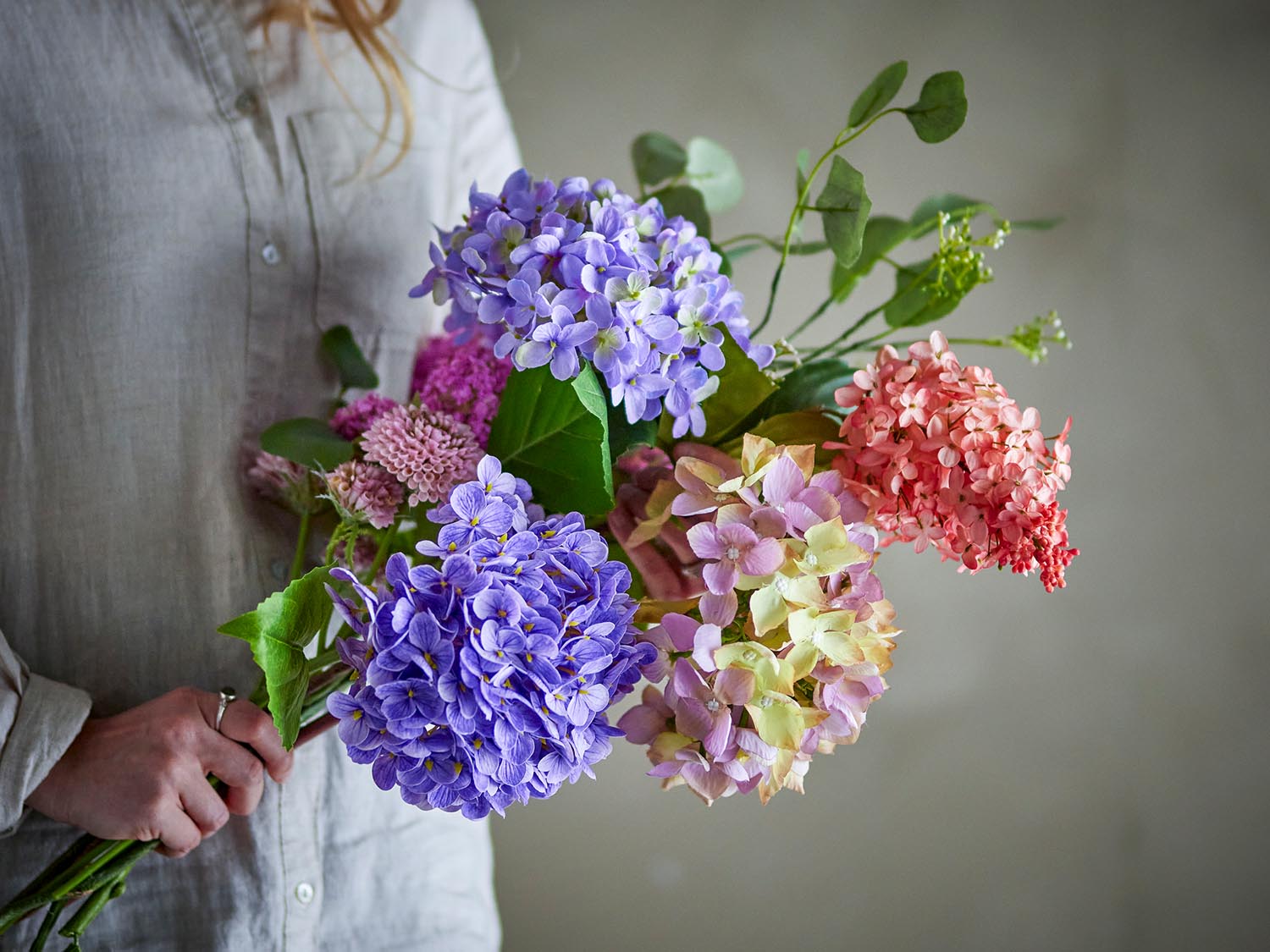 Edge Blumenstrauß, Violett, Künstliche Blumen in Purple präsentiert im Onlineshop von KAQTU Design AG. Kunstpflanze ist von Bloomingville