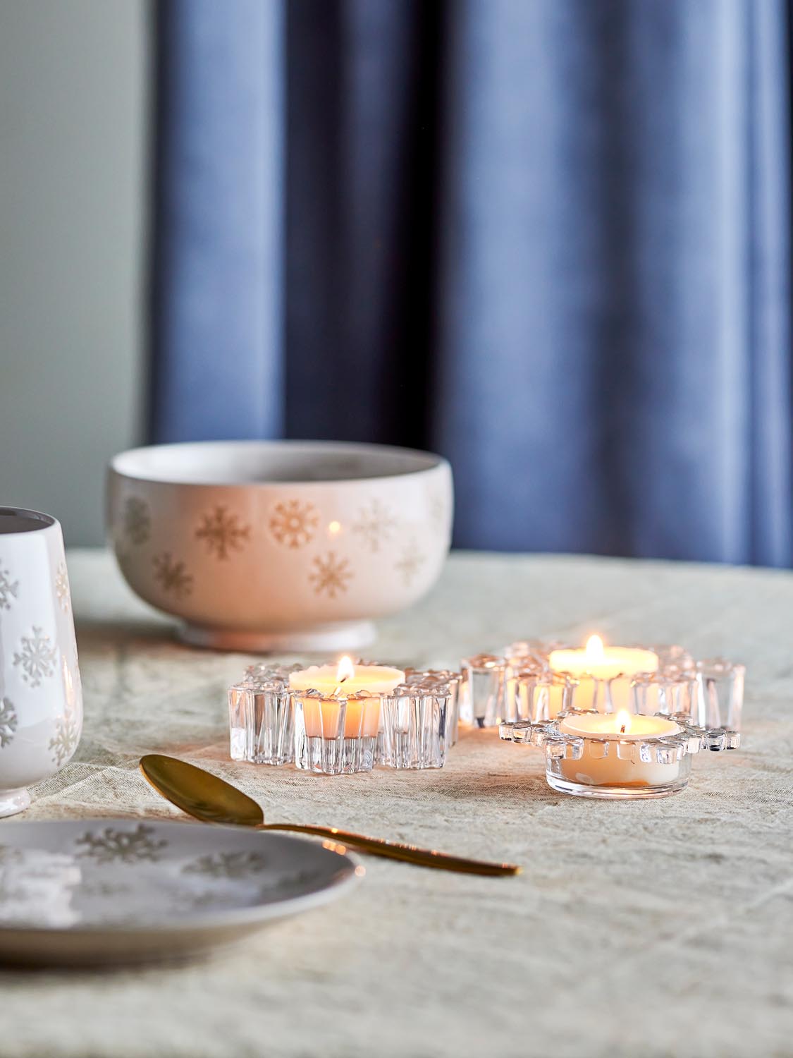 Dania Teelichthalter, Klar, Glas in Clear präsentiert im Onlineshop von KAQTU Design AG. Kerzenständer ist von Bloomingville