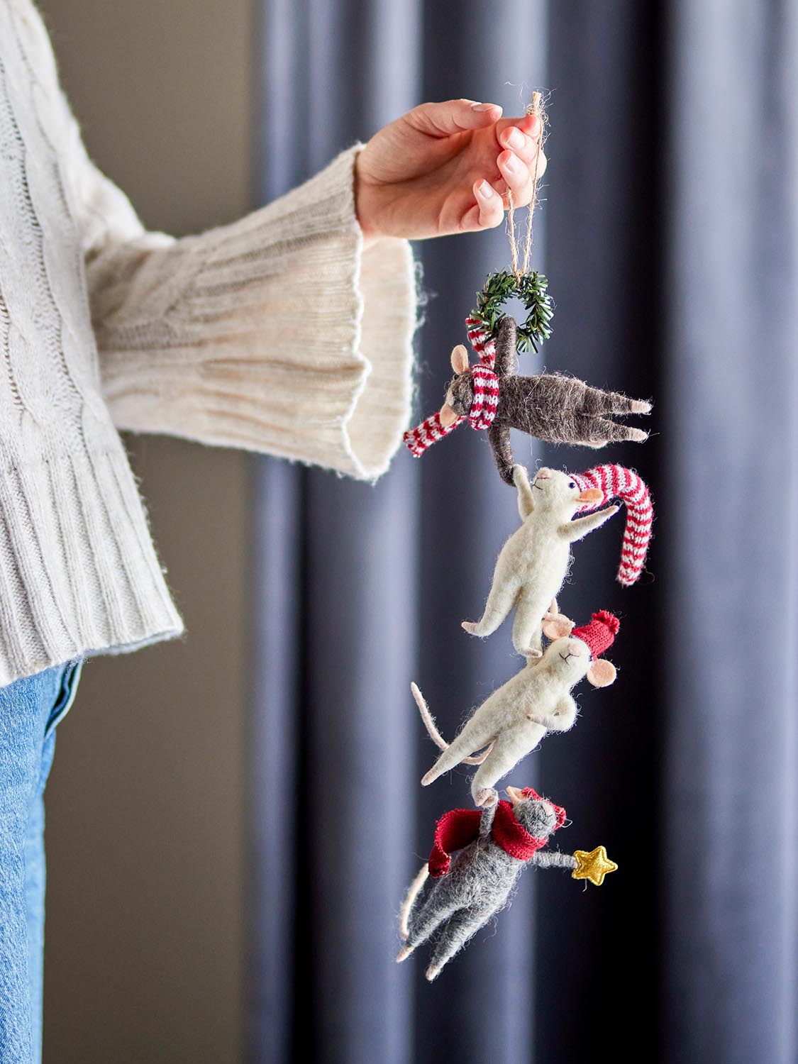 Peo Ornament, Weiß, Wolle in White präsentiert im Onlineshop von KAQTU Design AG. Ornament ist von Bloomingville