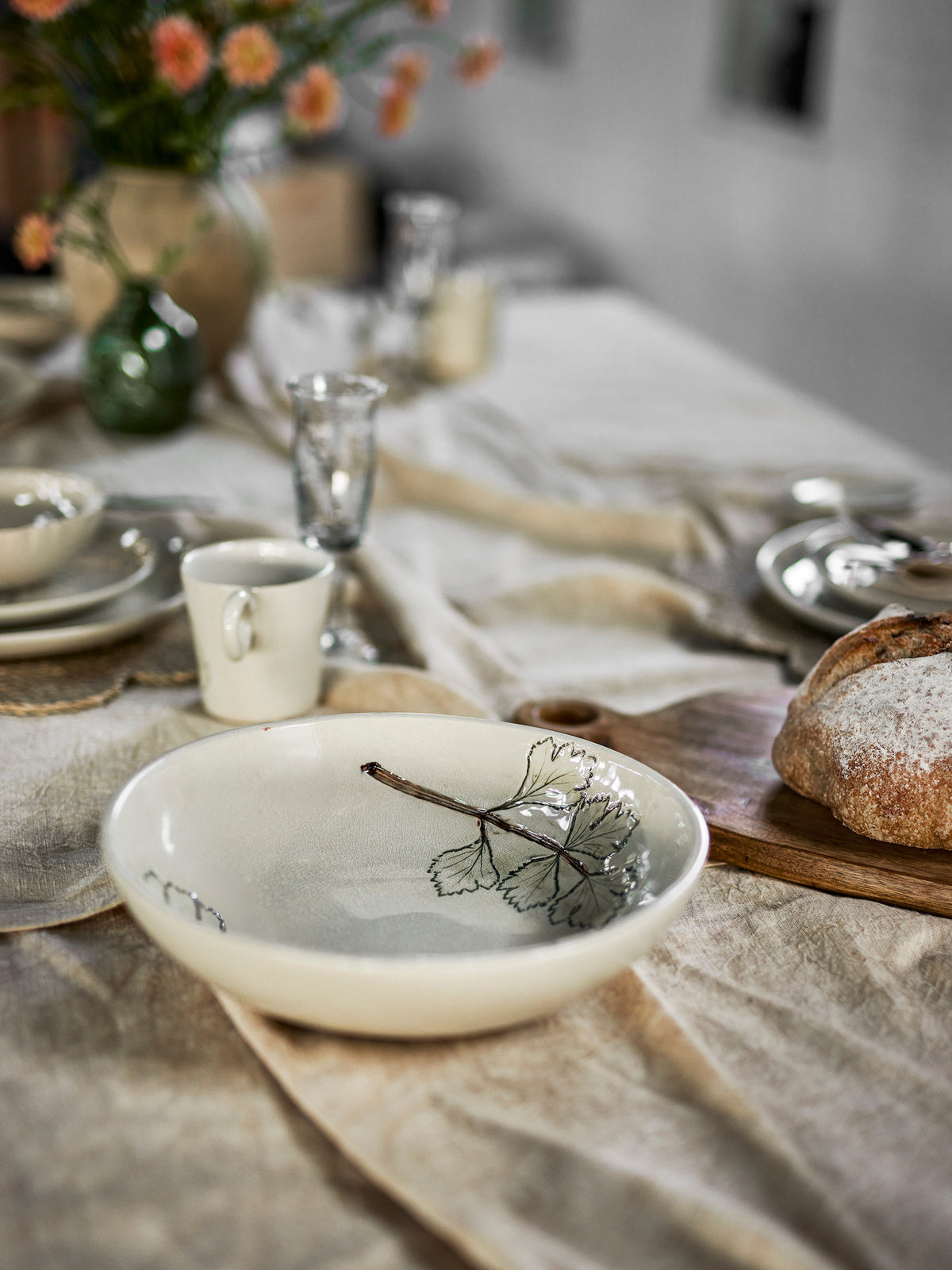 Aubrin Schale, Natur, Steingut in Nature präsentiert im Onlineshop von KAQTU Design AG. Schale ist von Creative Collection