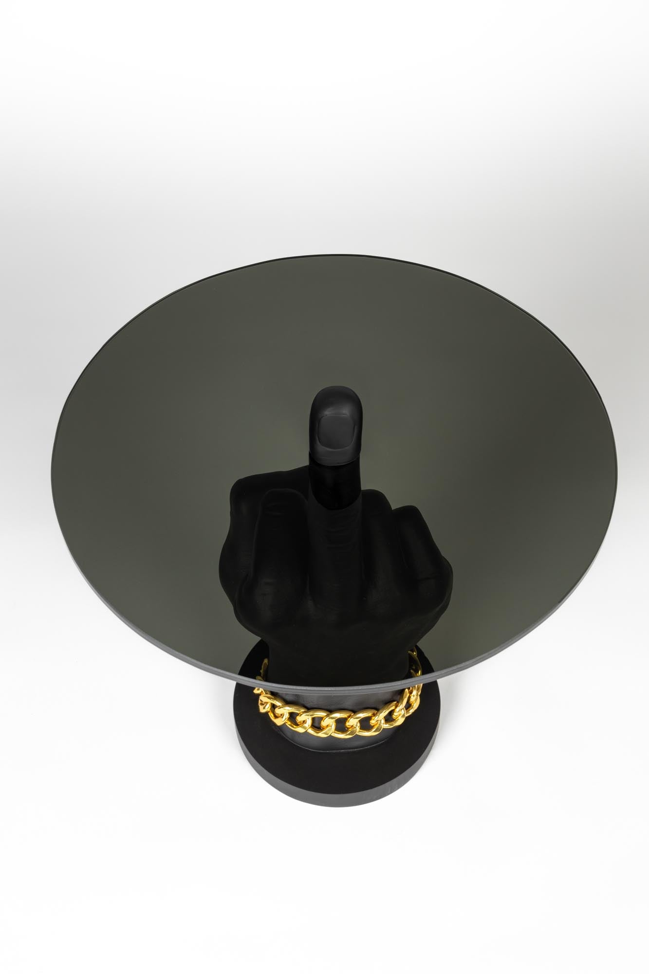 Der Fother Mucker Beistelltisch von Bold Monkey kombiniert modernes Design mit Funktionalität und ist ein Highlight für jeden Raum.