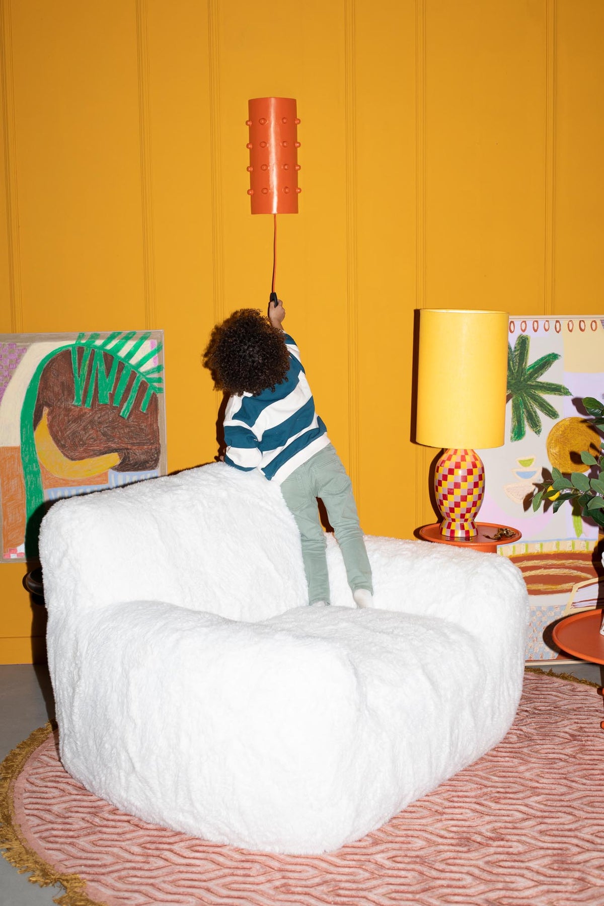 Pinch Me Wandleuchte in orange präsentiert im Onlineshop von KAQTU Design AG. Wandleuchte ist von Bold Monkey