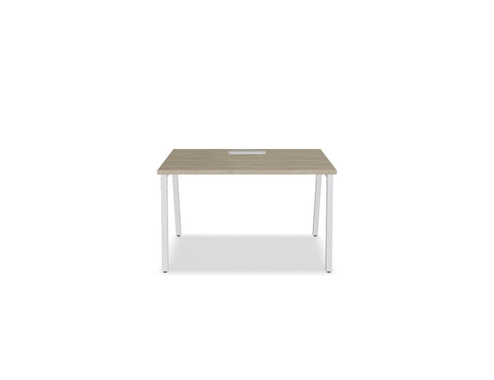 Ogi M BOM02 - Schreibtisch in Honigeiche präsentiert im Onlineshop von KAQTU Design AG. Schreibtisch ist von Mdd