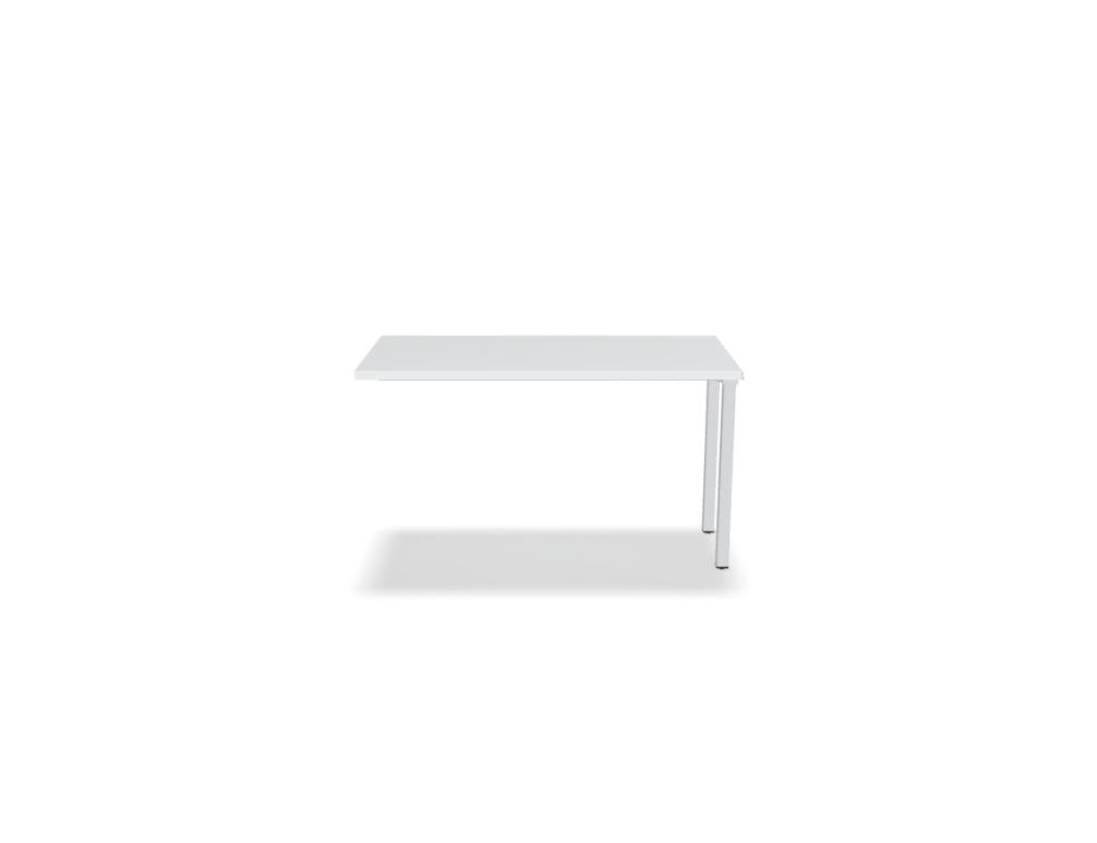 Ogi M BOX12 - Schreibtisch in Honigeiche präsentiert im Onlineshop von KAQTU Design AG. Schreibtisch ist von Mdd