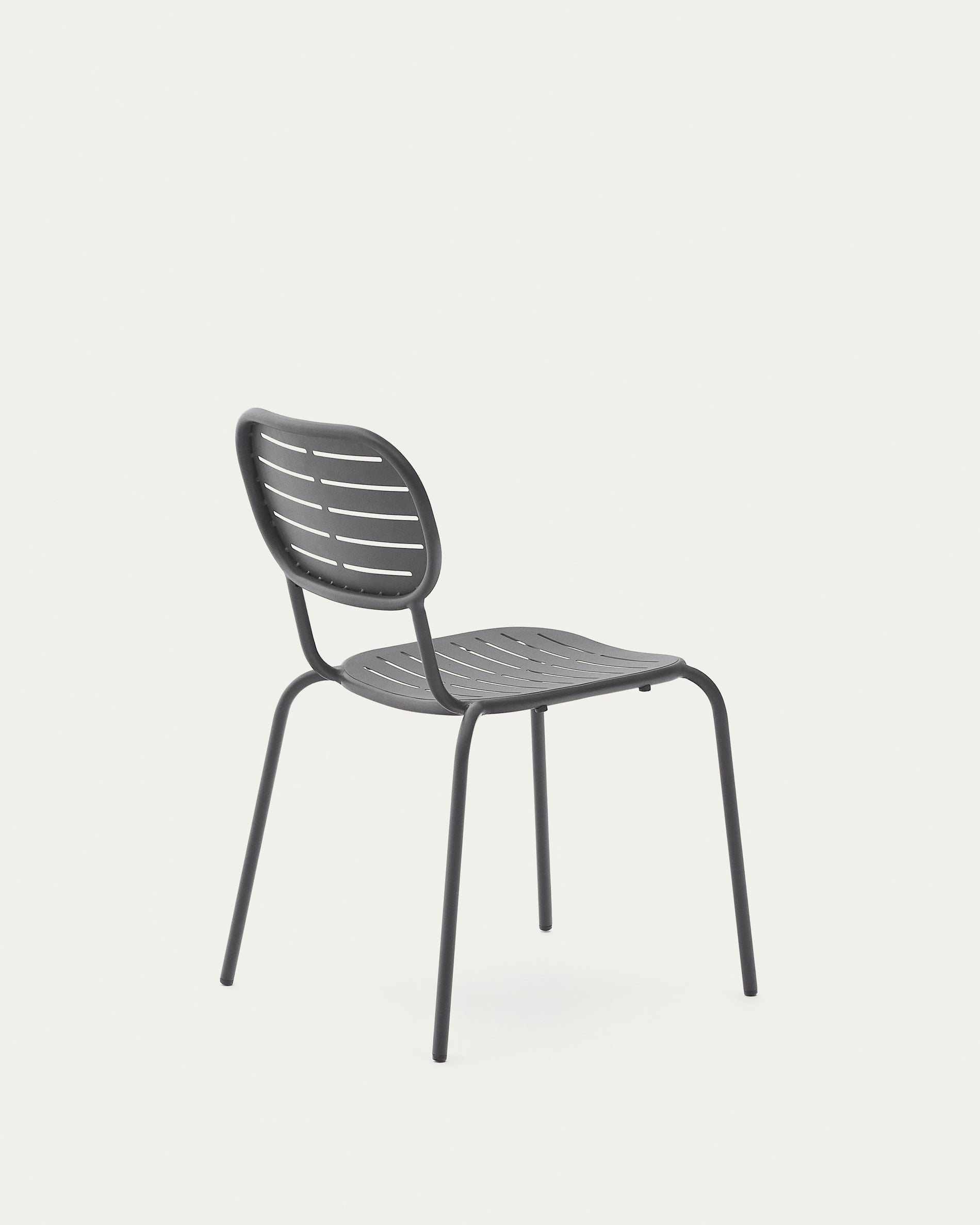 Outdoor-Stuhl Brai aus verzinktem Stahl, stapelbar, in elegantem Dunkelgrau, ideal für Garten, Terrasse und stilvolle Aussenbereiche.