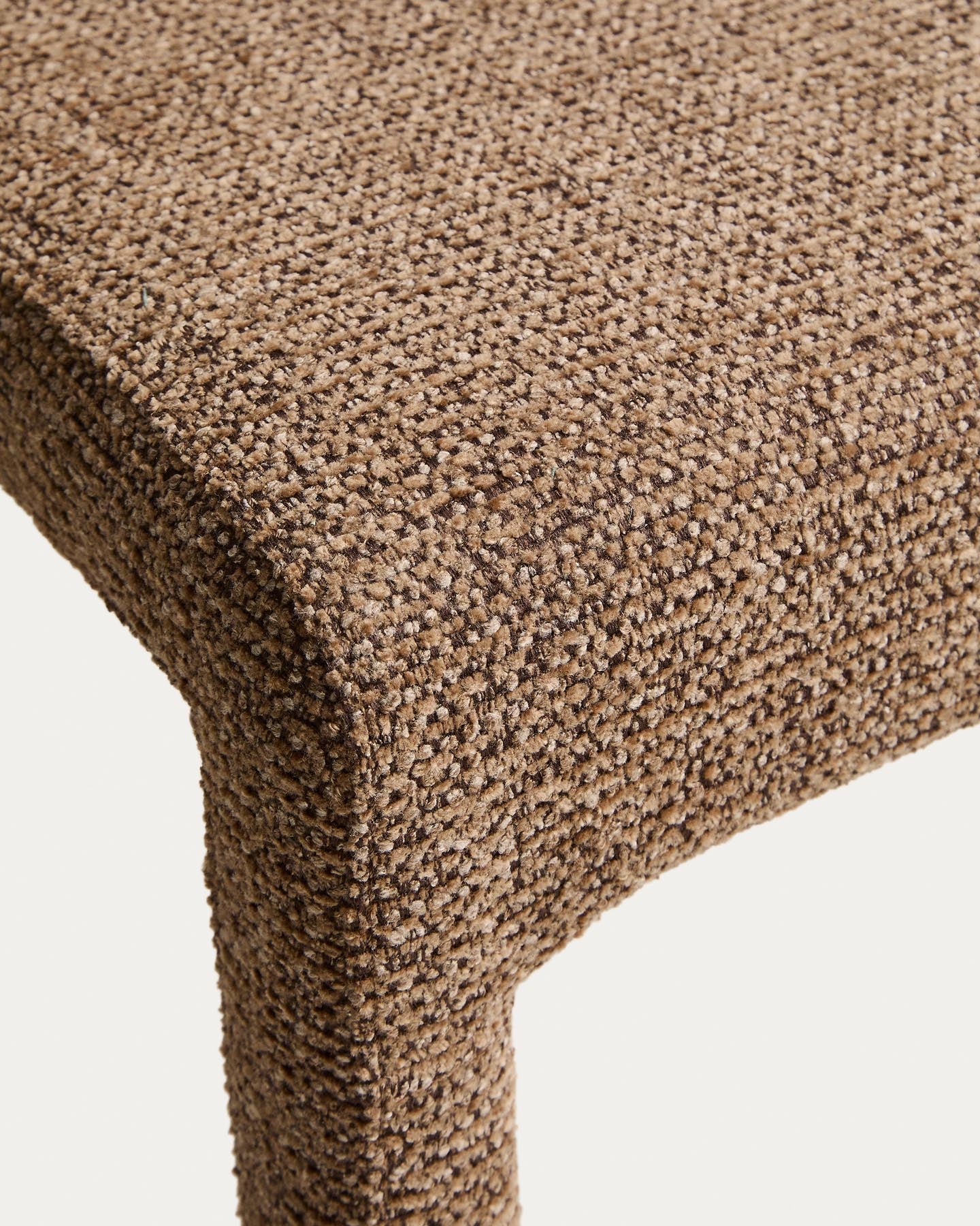 Stapelbarer Stuhl Loria aus schokoladenbrauner Chenille, FSC 100 % in Braun präsentiert im Onlineshop von KAQTU Design AG. Stuhl ist von Kave Home