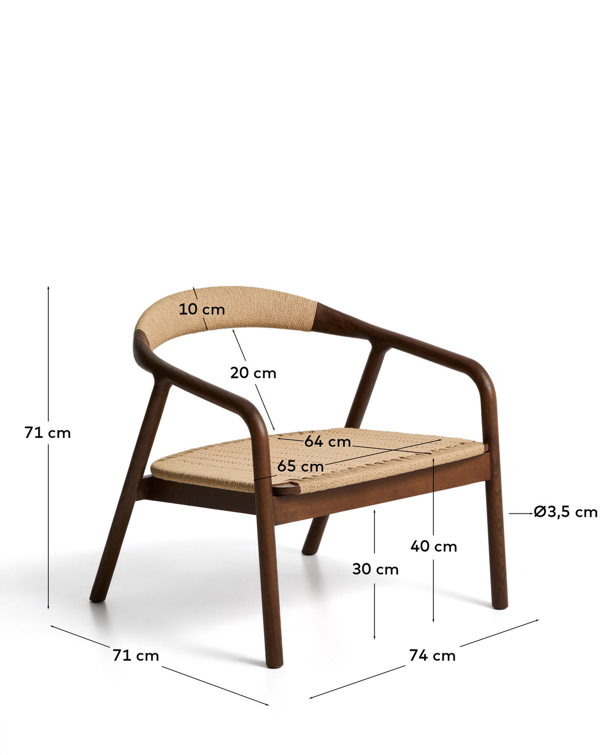 Sessel Derile aus massivem Eichenholz mit Nussbaum-Finish und beigem Papierseil FSC Mix Credit in Dunkelbraun präsentiert im Onlineshop von KAQTU Design AG. Sessel mit Armlehnen ist von Kave Home