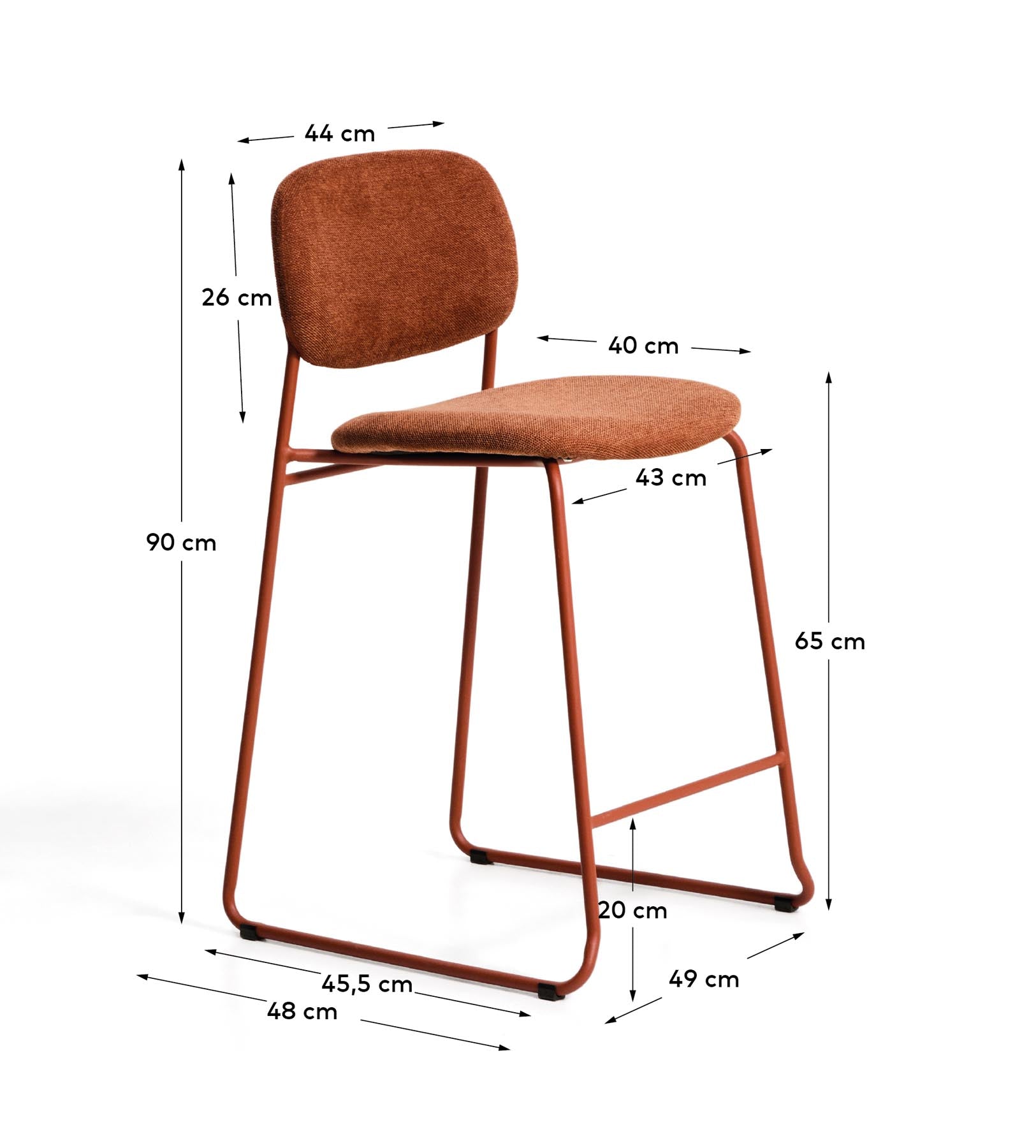 Stapelbarer Hocker Meli mit terrakottafarbener Chenille und Beinen aus terrakottafarbenem Metall, FSC Mix Credit, 65 cm in Terrakotta präsentiert im Onlineshop von KAQTU Design AG. Barhocker ist von Kave Home