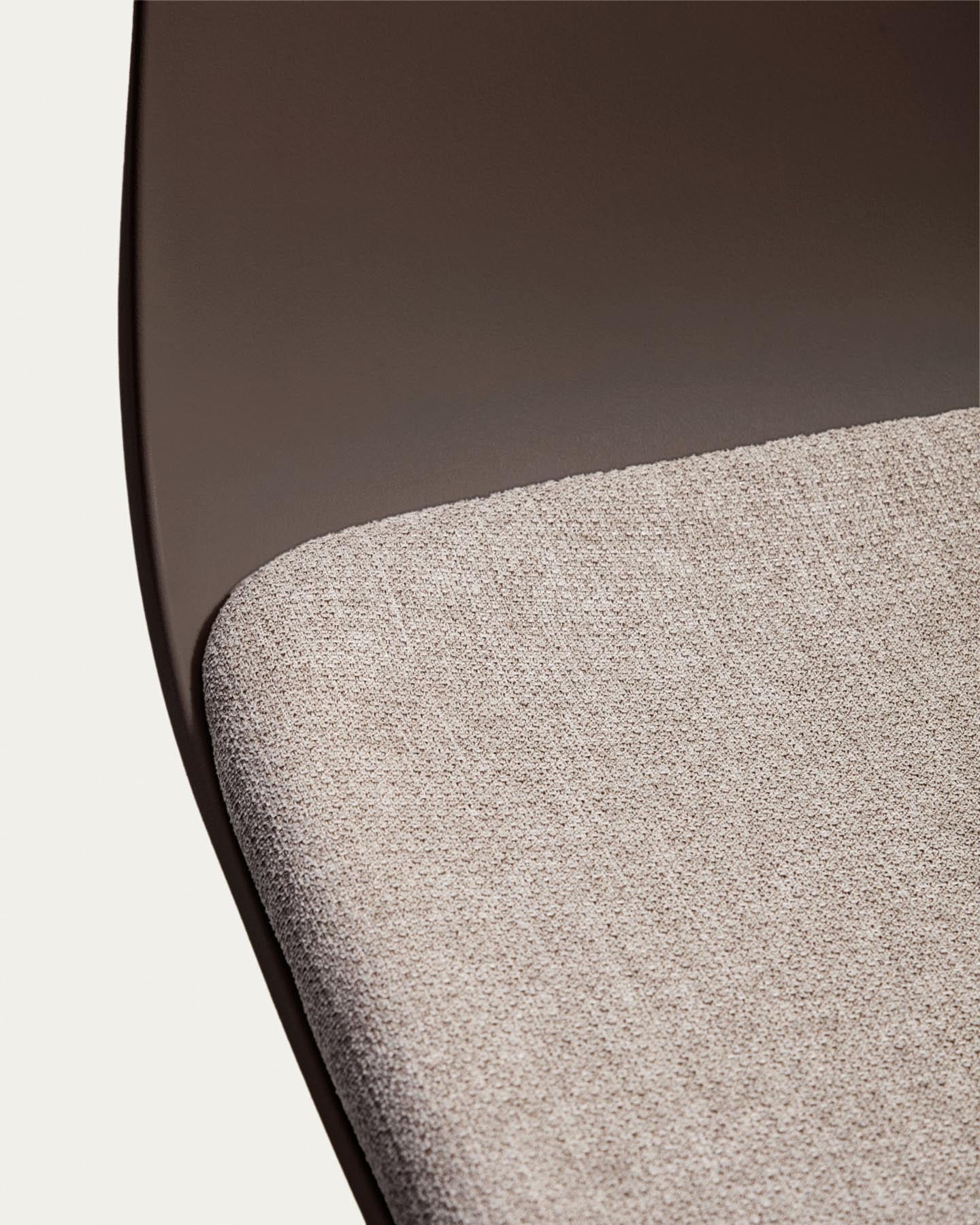 Schreibtischstuhl Debari mit Chenille-Kissen und Stahlbeinen mit braunem Finish in Braun präsentiert im Onlineshop von KAQTU Design AG. Bürostuhl ist von Kave Home