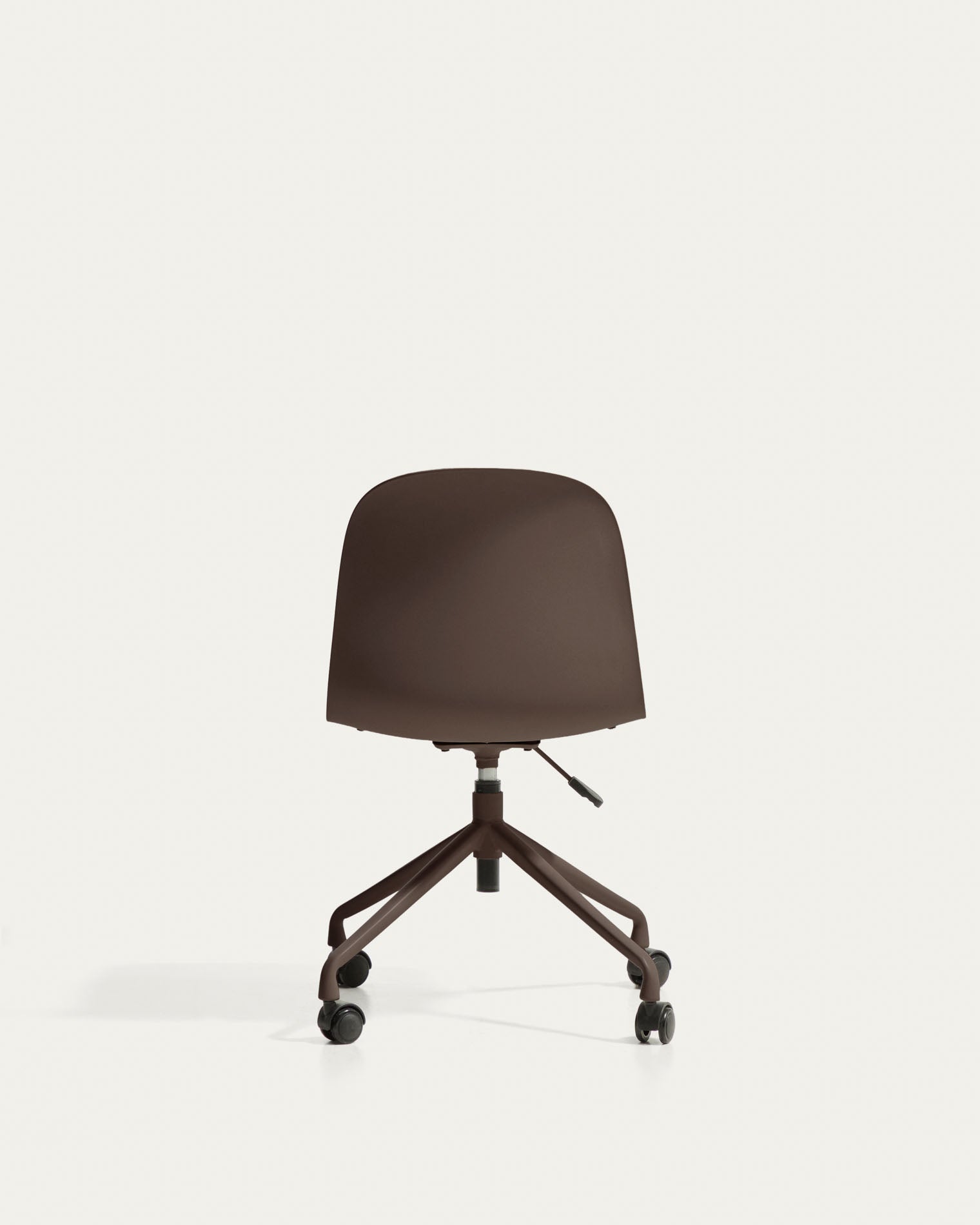 Schreibtischstuhl Debari mit Chenille-Kissen und Stahlbeinen mit braunem Finish in Braun präsentiert im Onlineshop von KAQTU Design AG. Bürostuhl ist von Kave Home