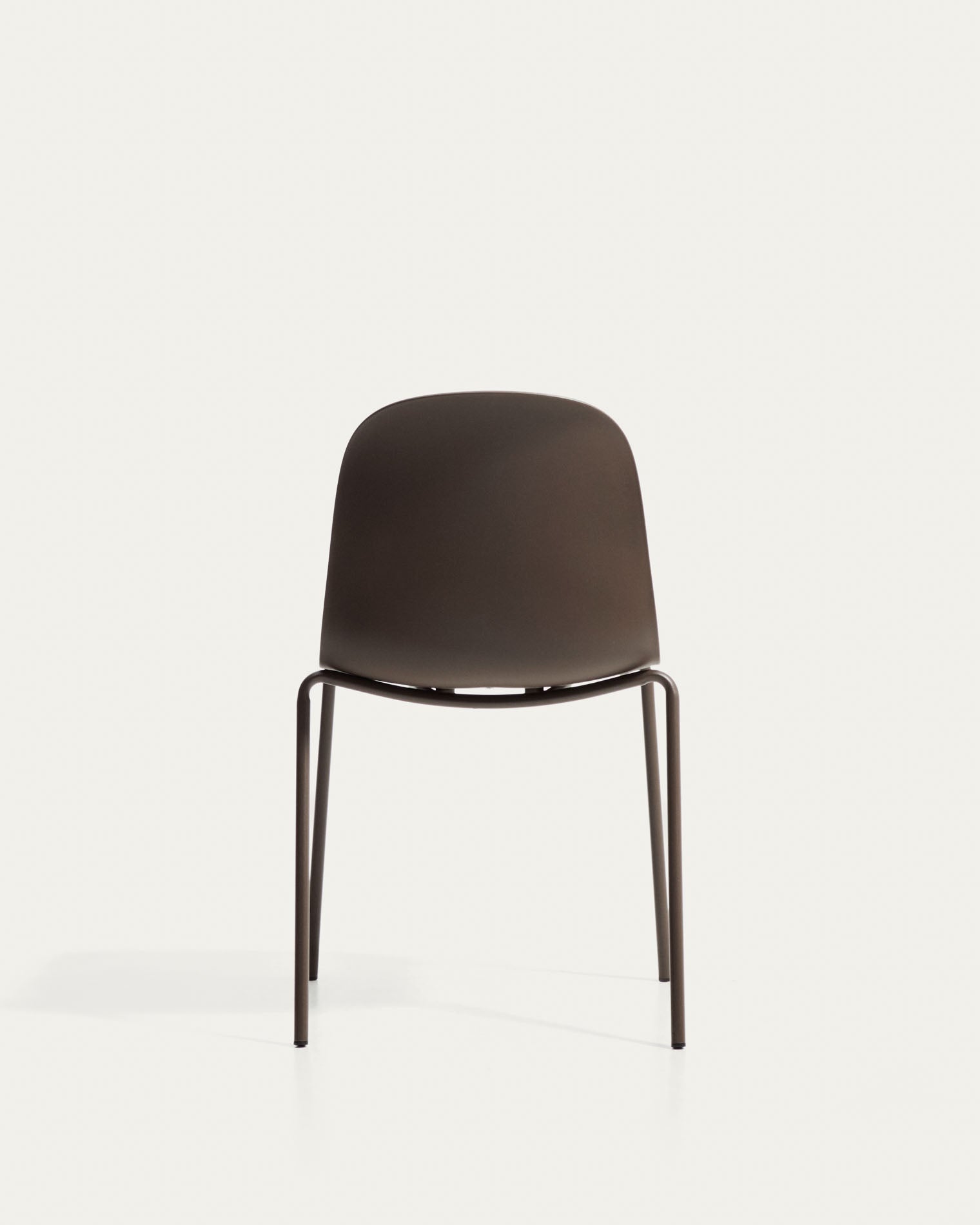 Stuhl Debari mit Chenille-Kissen und Stahlbeinen mit braunem Finish in Braun präsentiert im Onlineshop von KAQTU Design AG. Stuhl ist von Kave Home