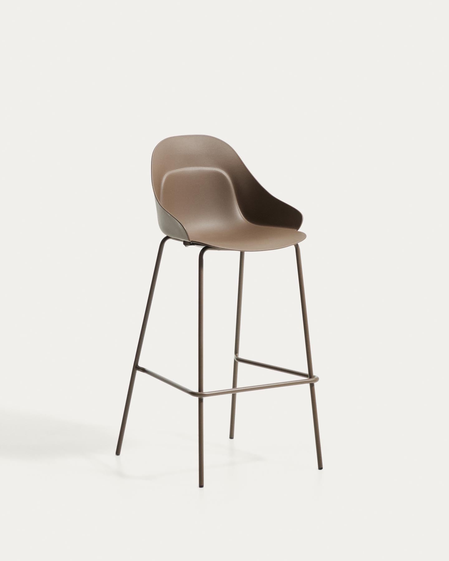 Hocker Sanile mit Stahlbeinen mit braunem Finish, 74 cm in Braun präsentiert im Onlineshop von KAQTU Design AG. Barhocker ist von Kave Home