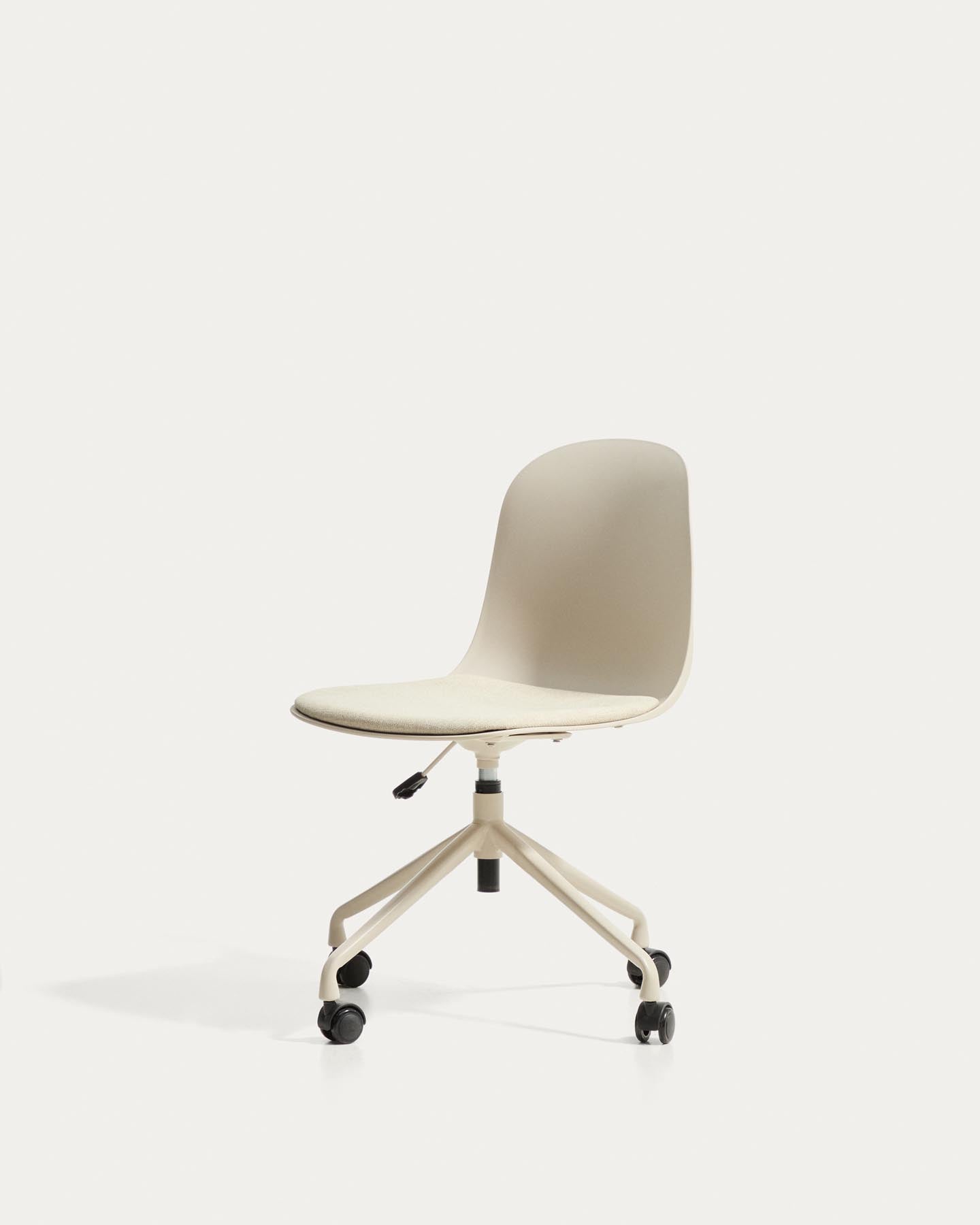 Schreibtischstuhl Debari mit Chenille-Kissen und Stahlbeinen mit beigem Finish in Beige präsentiert im Onlineshop von KAQTU Design AG. Bürostuhl ist von Kave Home