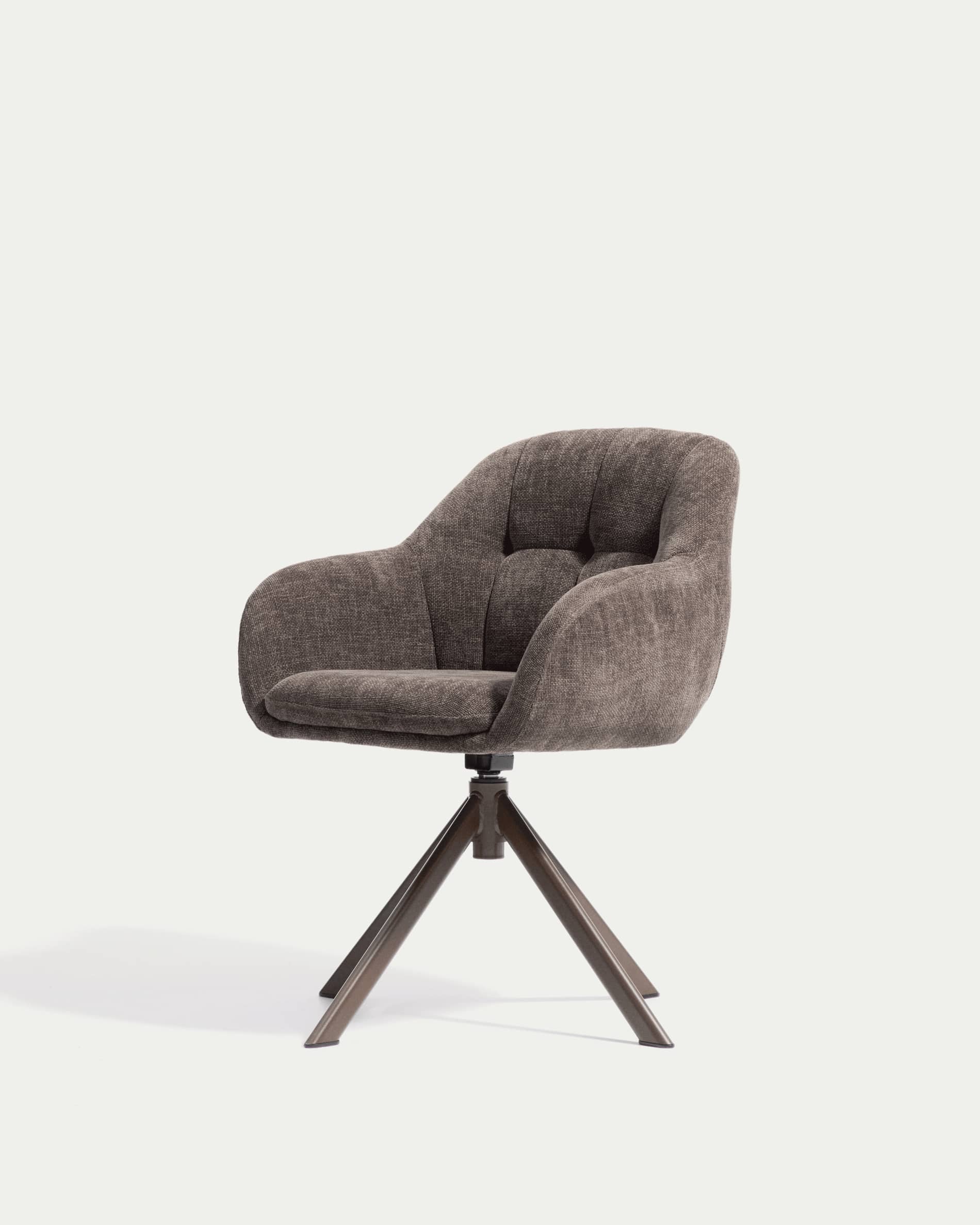 Drehstuhl Dorina aus brauner Chenille und Stahlbeinen mit braunem Finish in Braun präsentiert im Onlineshop von KAQTU Design AG. Drehstuhl ist von Kave Home