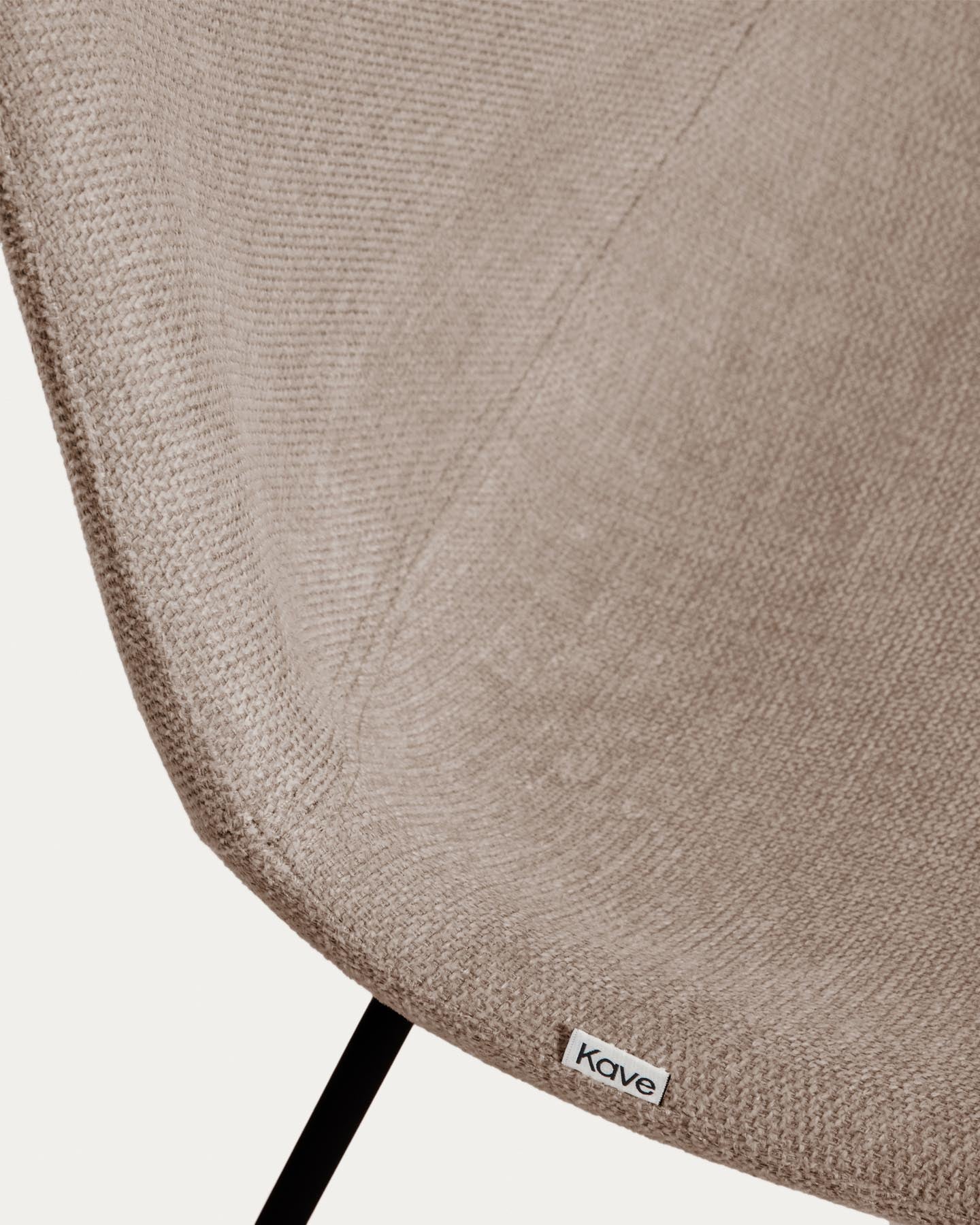 Stuhl Zahara mit brauner Chenille und Stahlbeinen mit schwarzem Finish, FSC 100 % in Braun präsentiert im Onlineshop von KAQTU Design AG. Stuhl ist von Kave Home