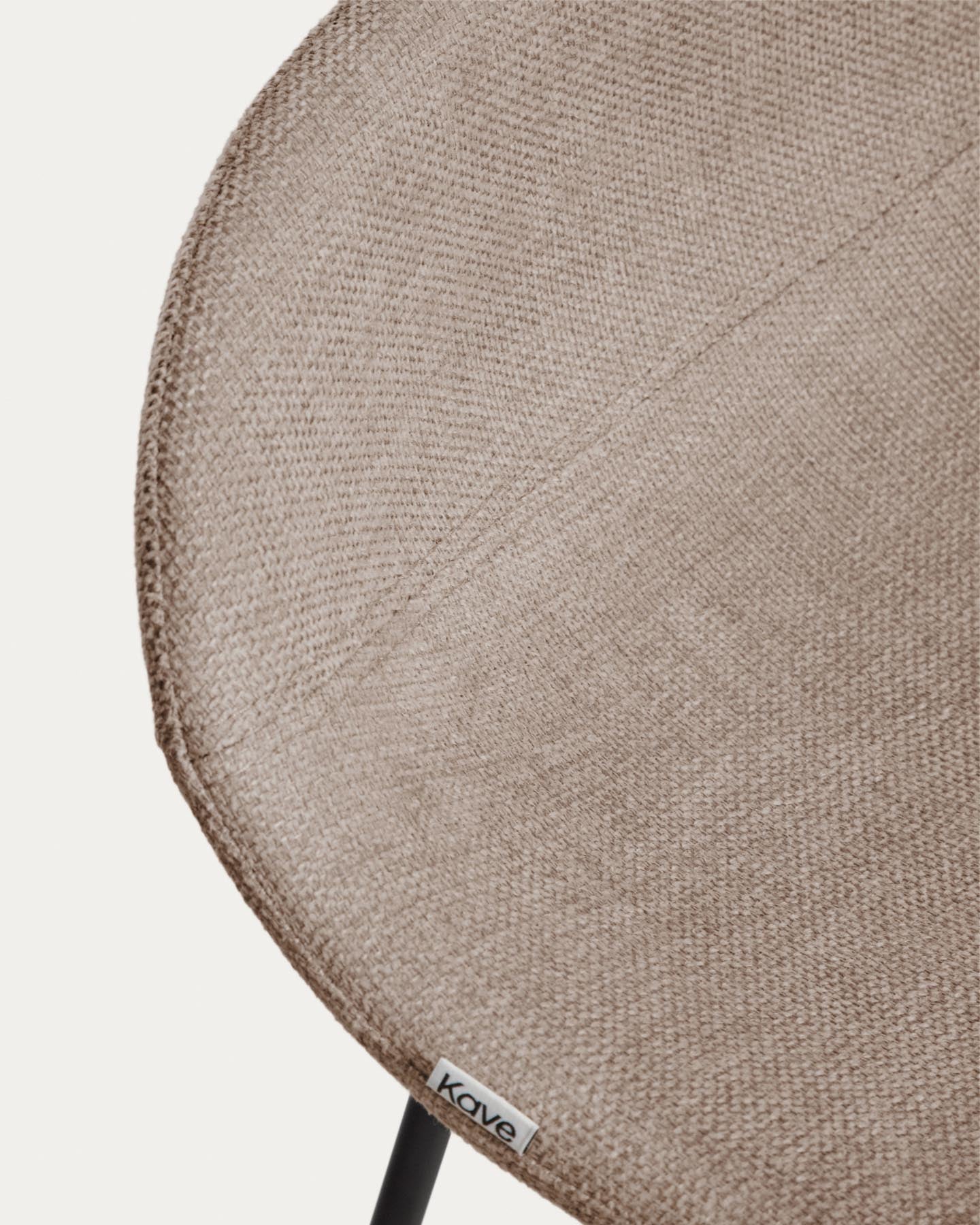 Hocker Zahara mit brauner Chenille und Stahlbeinen mit schwarzem Finish, 65 cm, FSC 100 % in Braun präsentiert im Onlineshop von KAQTU Design AG. Barhocker ist von Kave Home