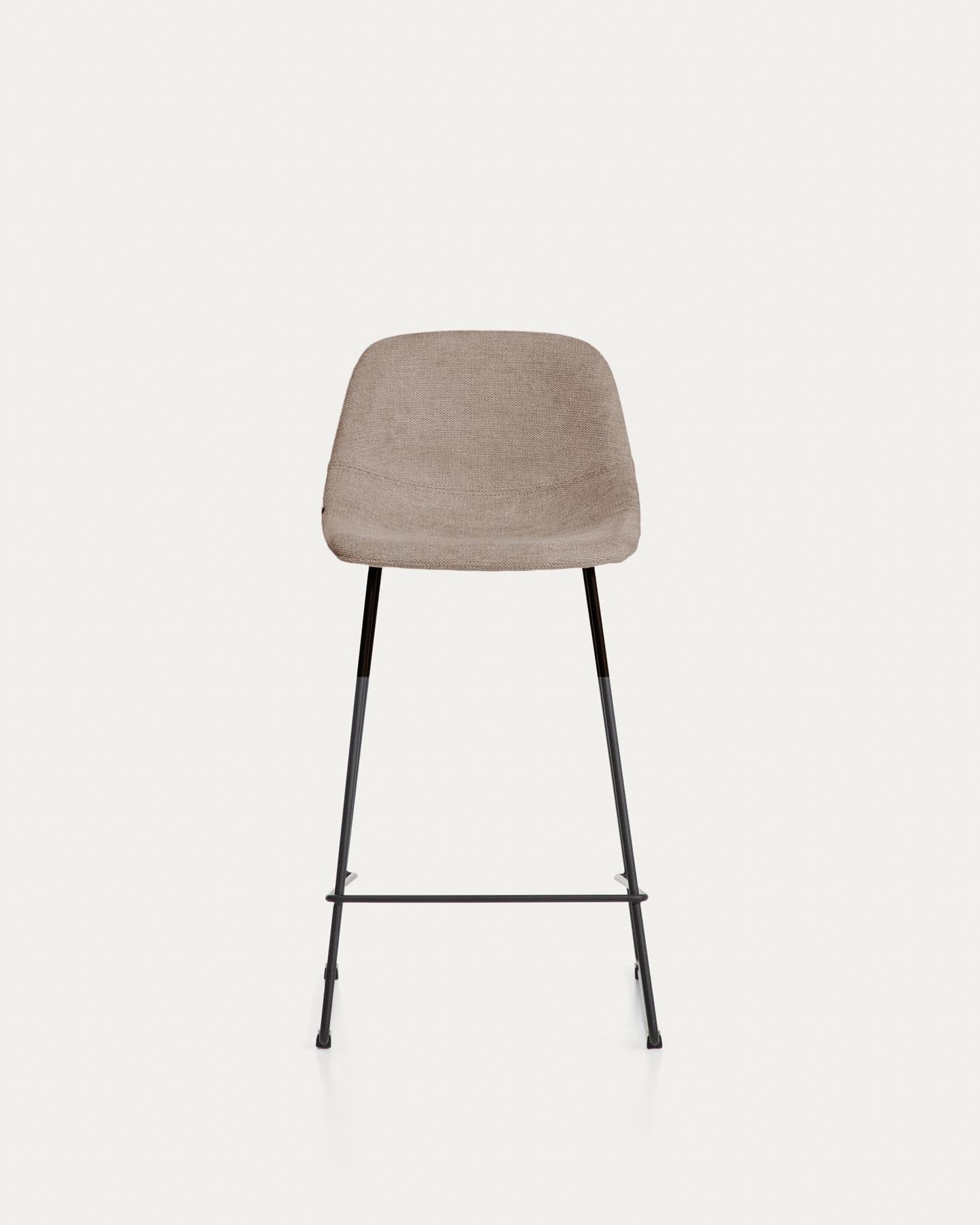 Hocker Zahara mit brauner Chenille und Stahlbeinen mit schwarzem Finish, 65 cm, FSC 100 % in Braun präsentiert im Onlineshop von KAQTU Design AG. Barhocker ist von Kave Home