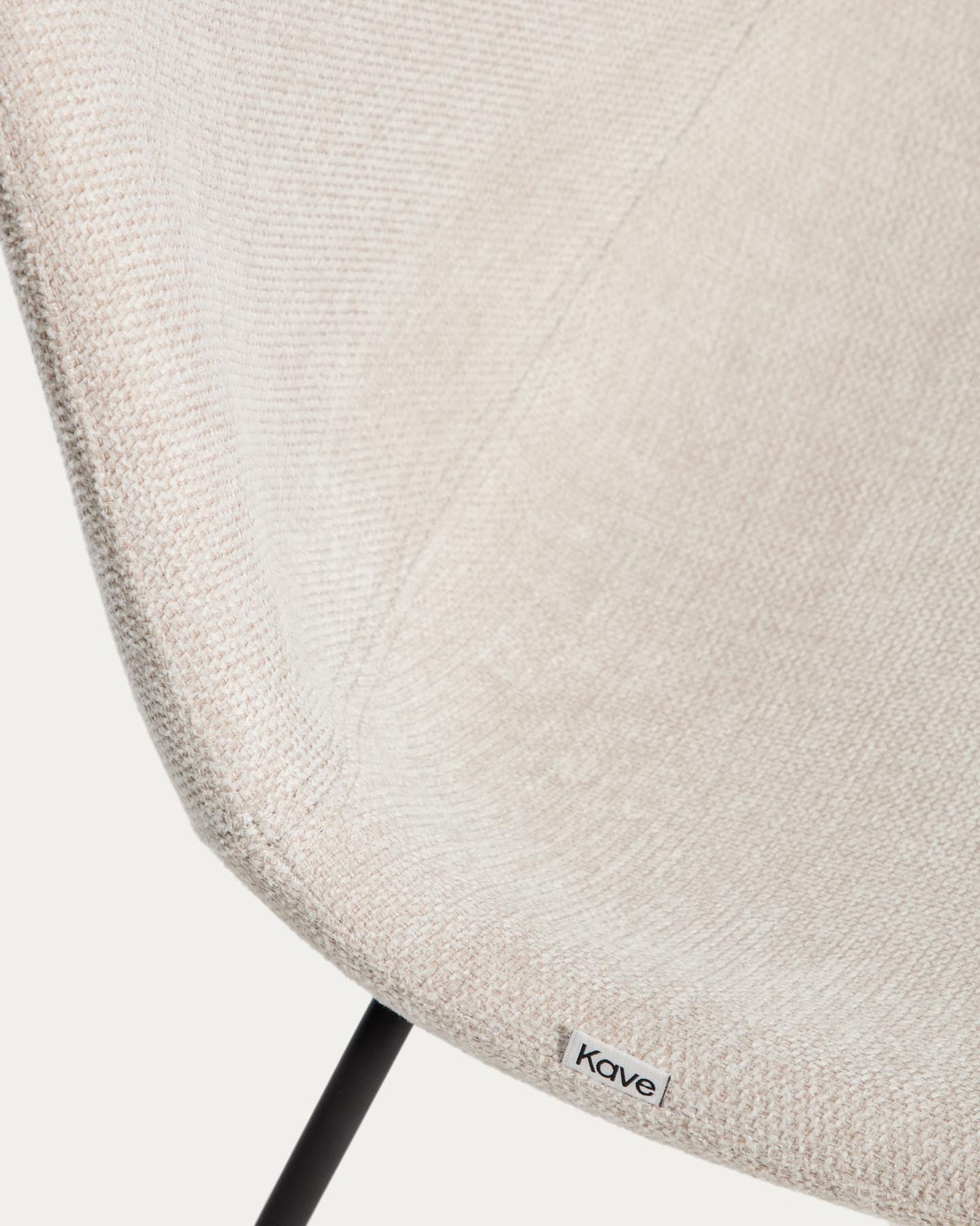 Stuhl Zahara mit beiger Chenille und Stahlbeinen mit schwarzem Finish, FSC 100 % in Beige präsentiert im Onlineshop von KAQTU Design AG. Stuhl ist von Kave Home