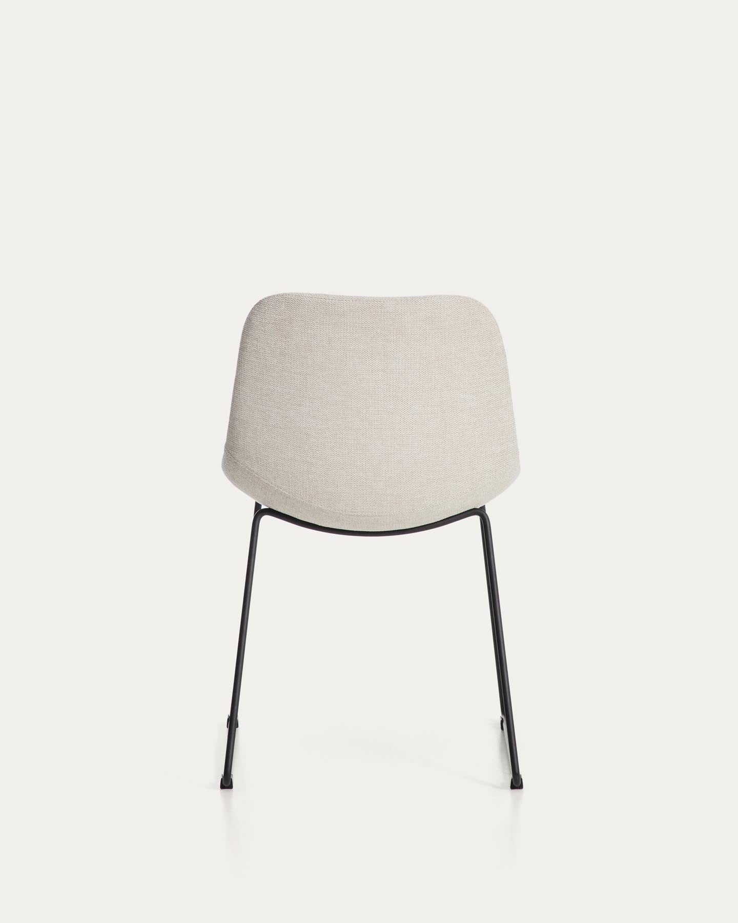 Stuhl Zahara mit beiger Chenille und Stahlbeinen mit schwarzem Finish, FSC 100 % in Beige präsentiert im Onlineshop von KAQTU Design AG. Stuhl ist von Kave Home
