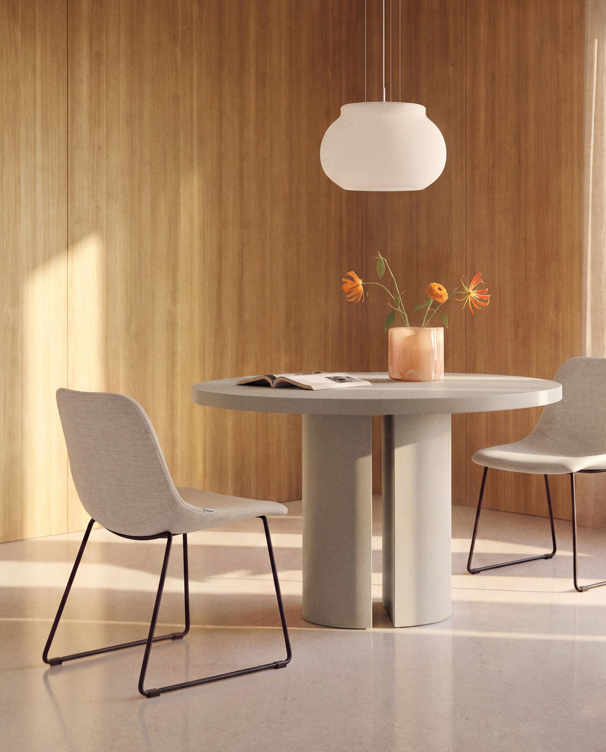 Stuhl Zahara mit beiger Chenille und Stahlbeinen mit schwarzem Finish, FSC 100 % in Beige präsentiert im Onlineshop von KAQTU Design AG. Stuhl ist von Kave Home