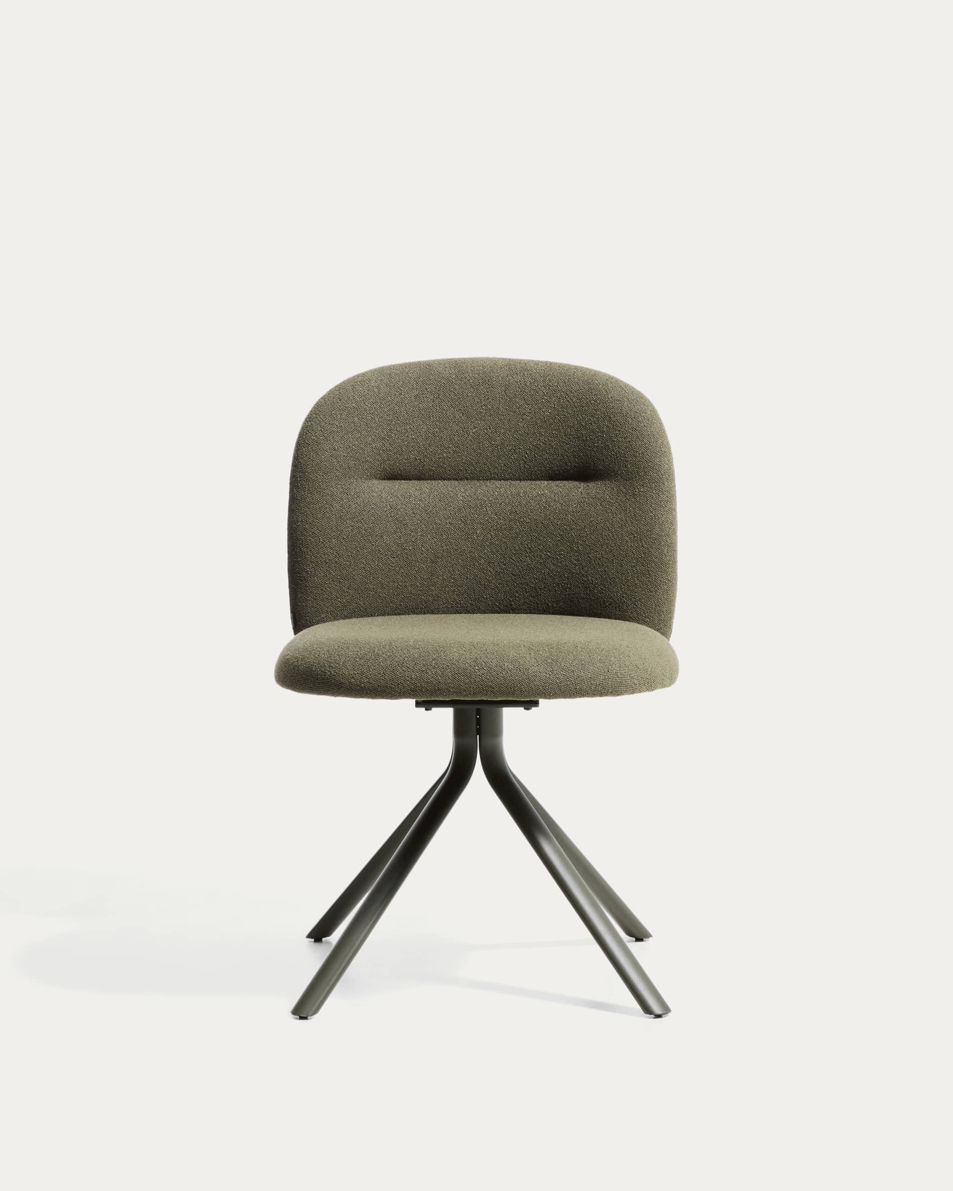 Drehstuhl Arino mit grüner Chenille und grünen Metallbeinen FSC 100% in Grün präsentiert im Onlineshop von KAQTU Design AG. Drehstuhl ist von Kave Home