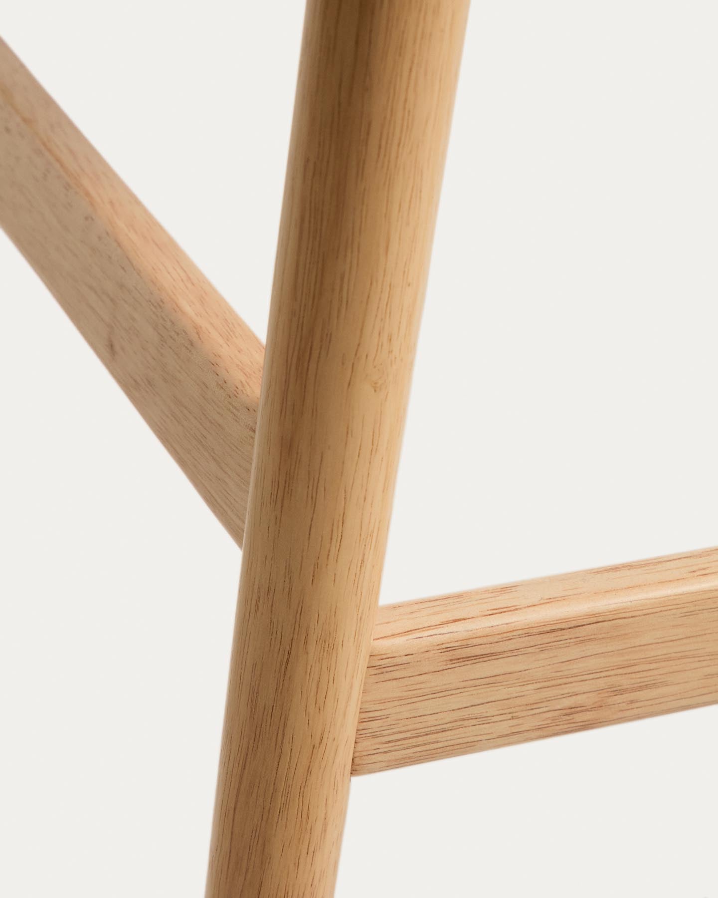 Hocker Evera mit Rückenlehne aus Eichenfurnier mit naturfarbenem Finish und beiger Chenille, 65 cm in Braun präsentiert im Onlineshop von KAQTU Design AG. Barhocker ist von Kave Home