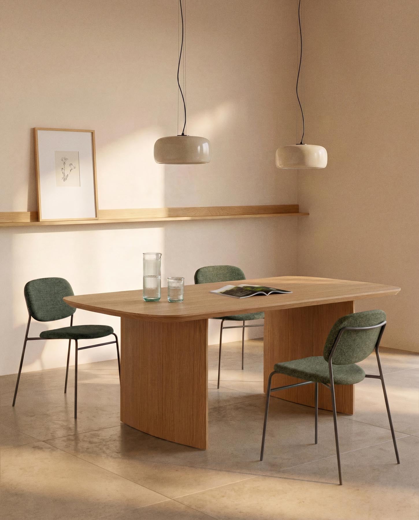 Stapelbarer Stuhl Meli mit grüner Chenille und grünen Metallbeinen, FSC Mix Credit in Grün präsentiert im Onlineshop von KAQTU Design AG. Stuhl ist von Kave Home