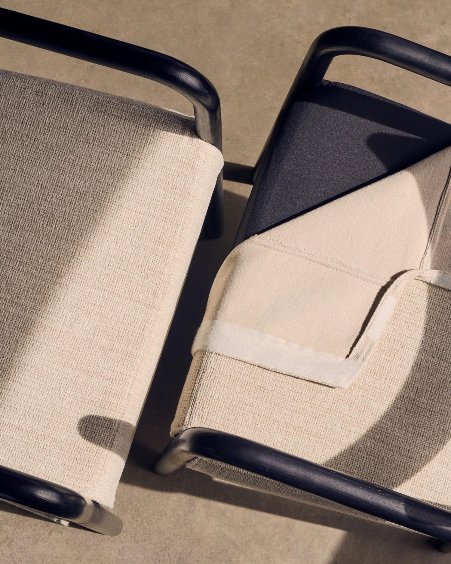 Bezug für Stuhl Falconera aus Chenille in Beige in Beige, Natur präsentiert im Onlineshop von KAQTU Design AG. Sitzkissen ist von Kave Home