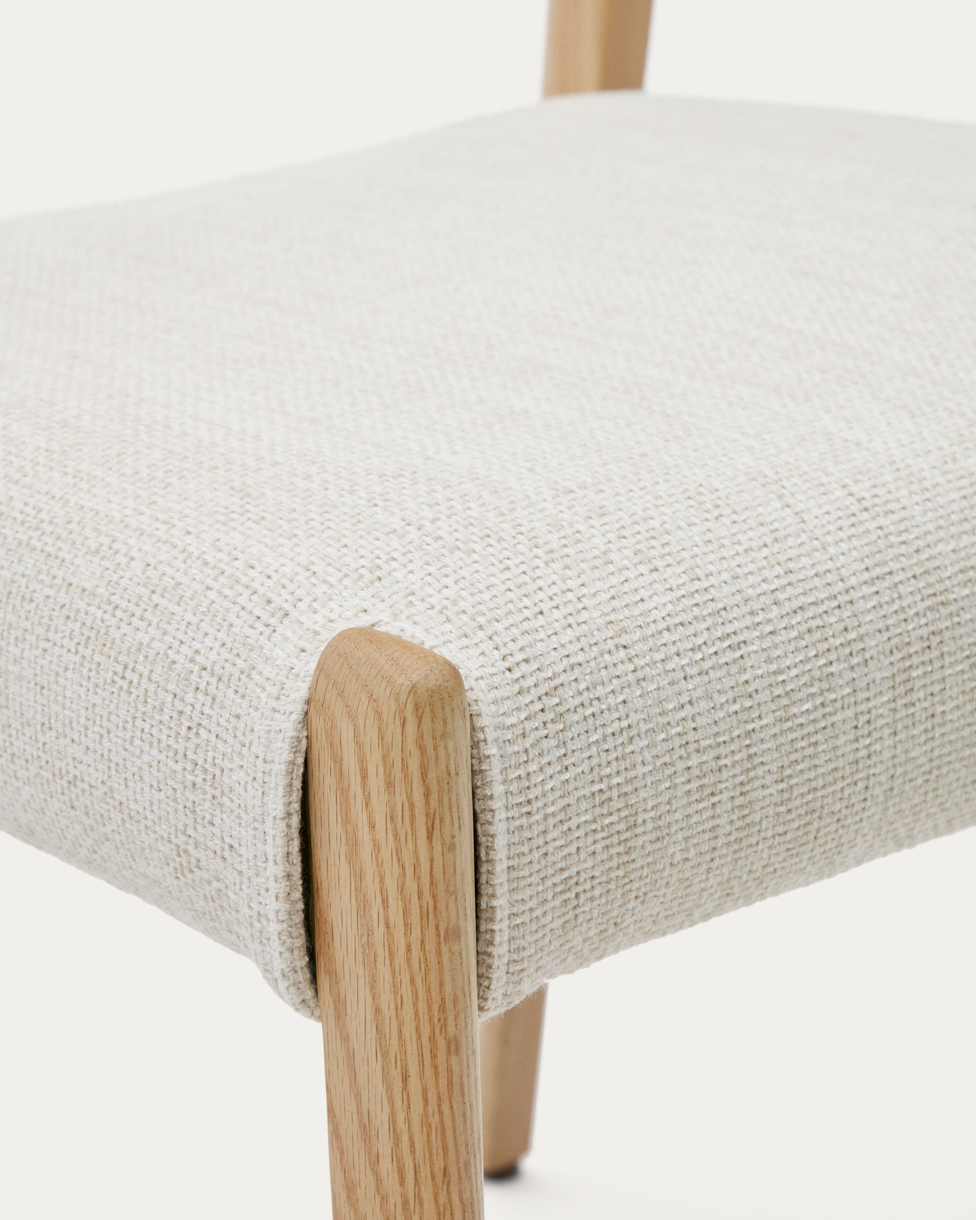 Bezug für den Stuhl Cudia aus Chenille in Beige in Beige, Natur präsentiert im Onlineshop von KAQTU Design AG. Sitzkissen ist von Kave Home